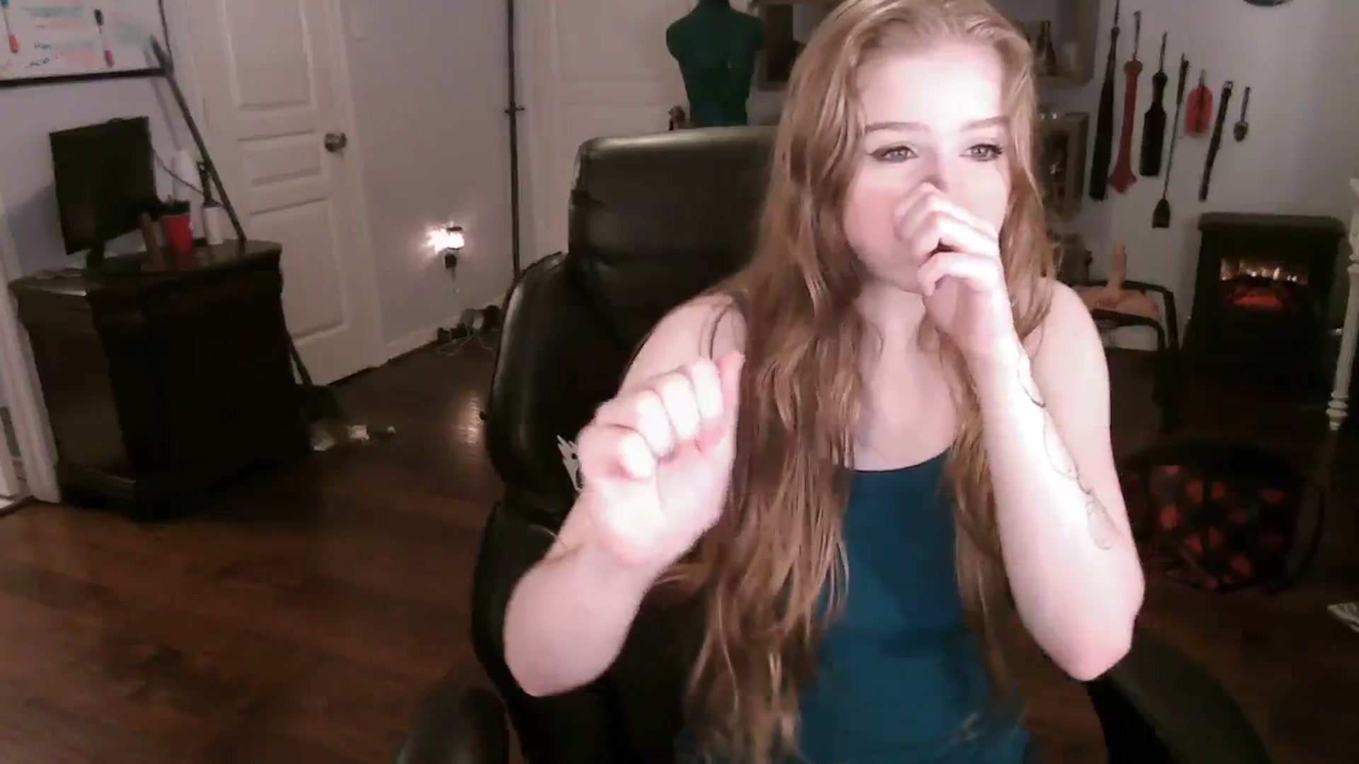 Gallery image thumbnail from Bunnydathug's myfreecams stream on, 11/14/2023, 11:39 image 17 of 20