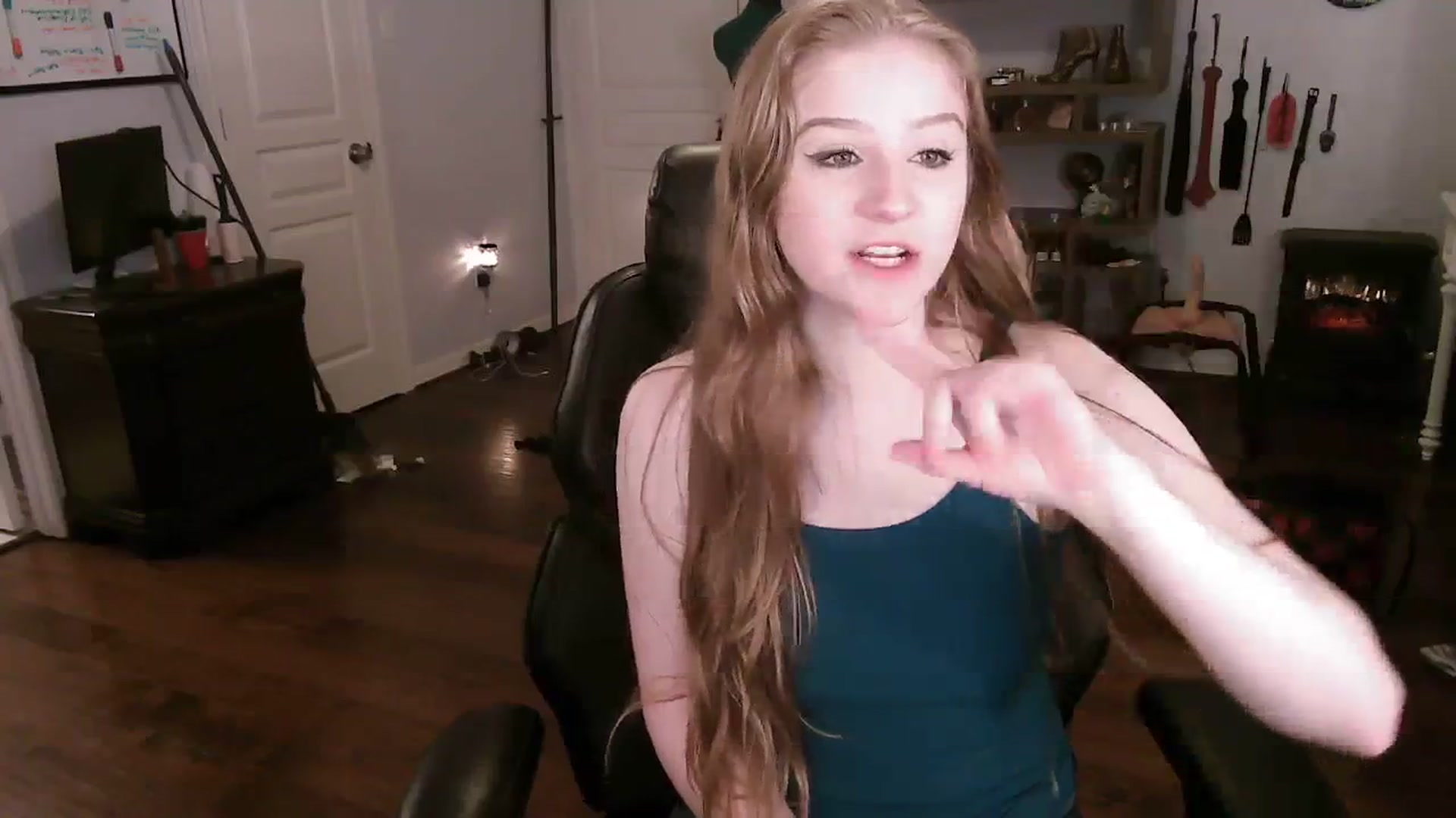 Gallery image thumbnail from Bunnydathug's myfreecams stream on, 11/14/2023, 11:39 image 18 of 20