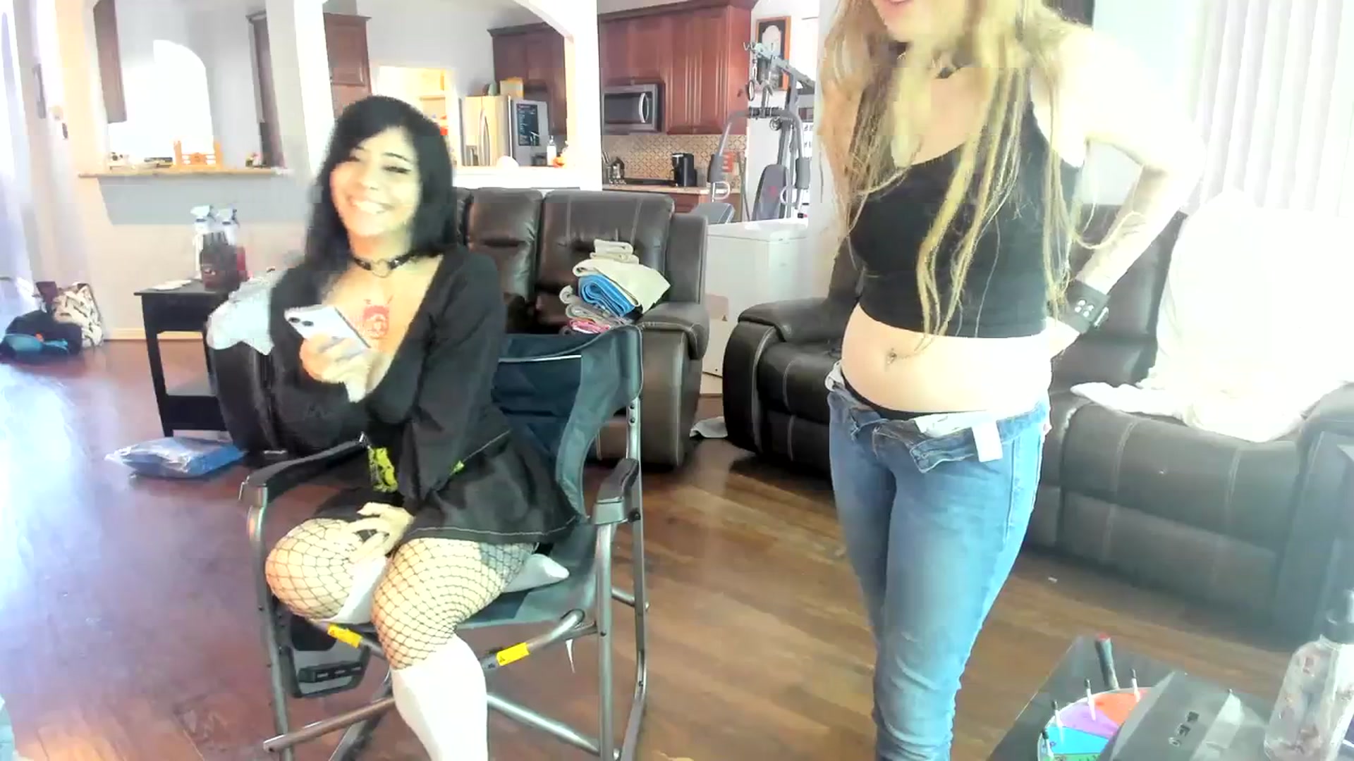 Gallery image thumbnail from Bunnydathug's myfreecams stream on, 11/14/2023, 20:09 image 3 of 20
