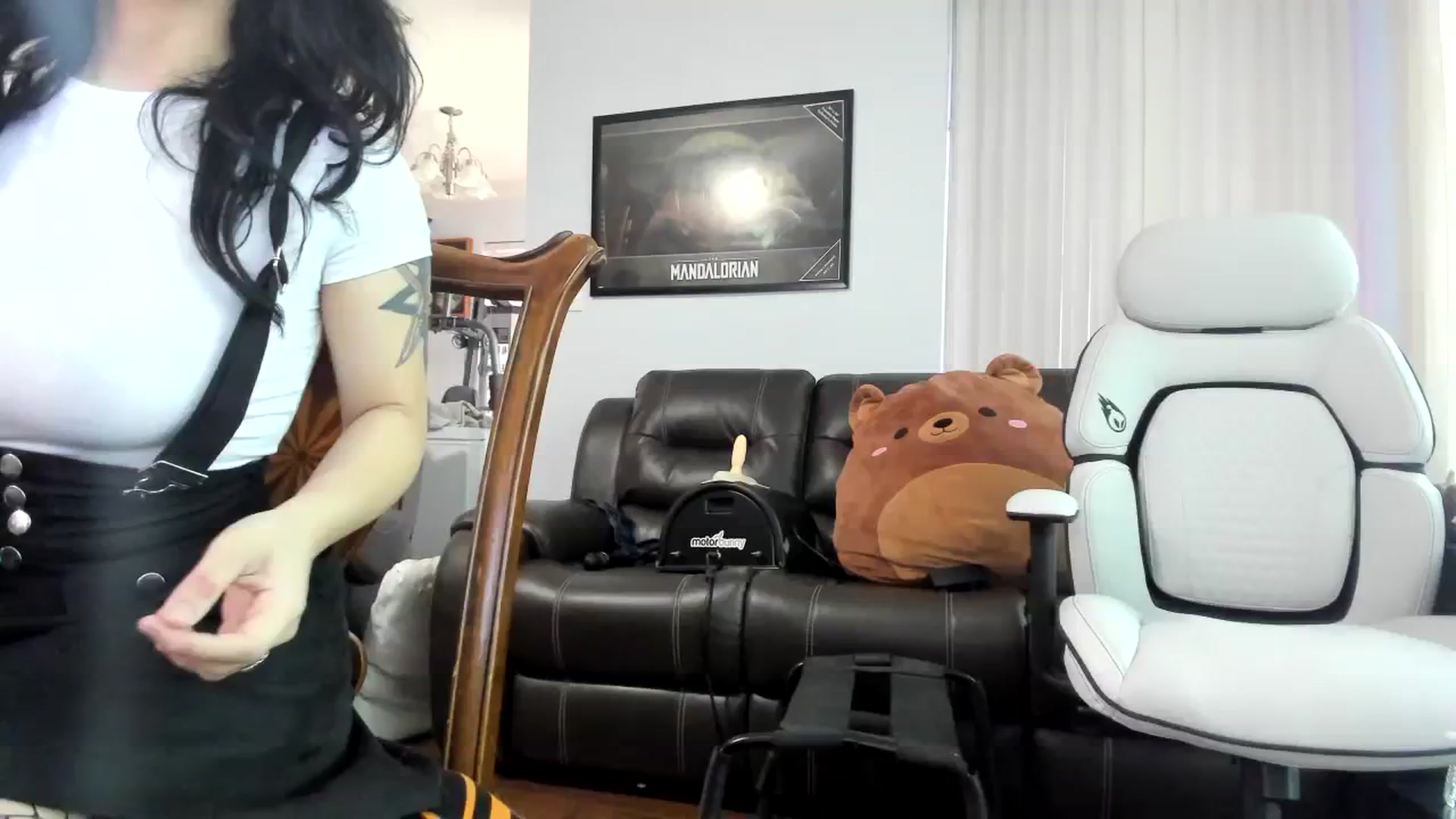 Gallery image thumbnail from Bunnydathug's myfreecams stream on, 11/16/2023, 19:03 image 11 of 20