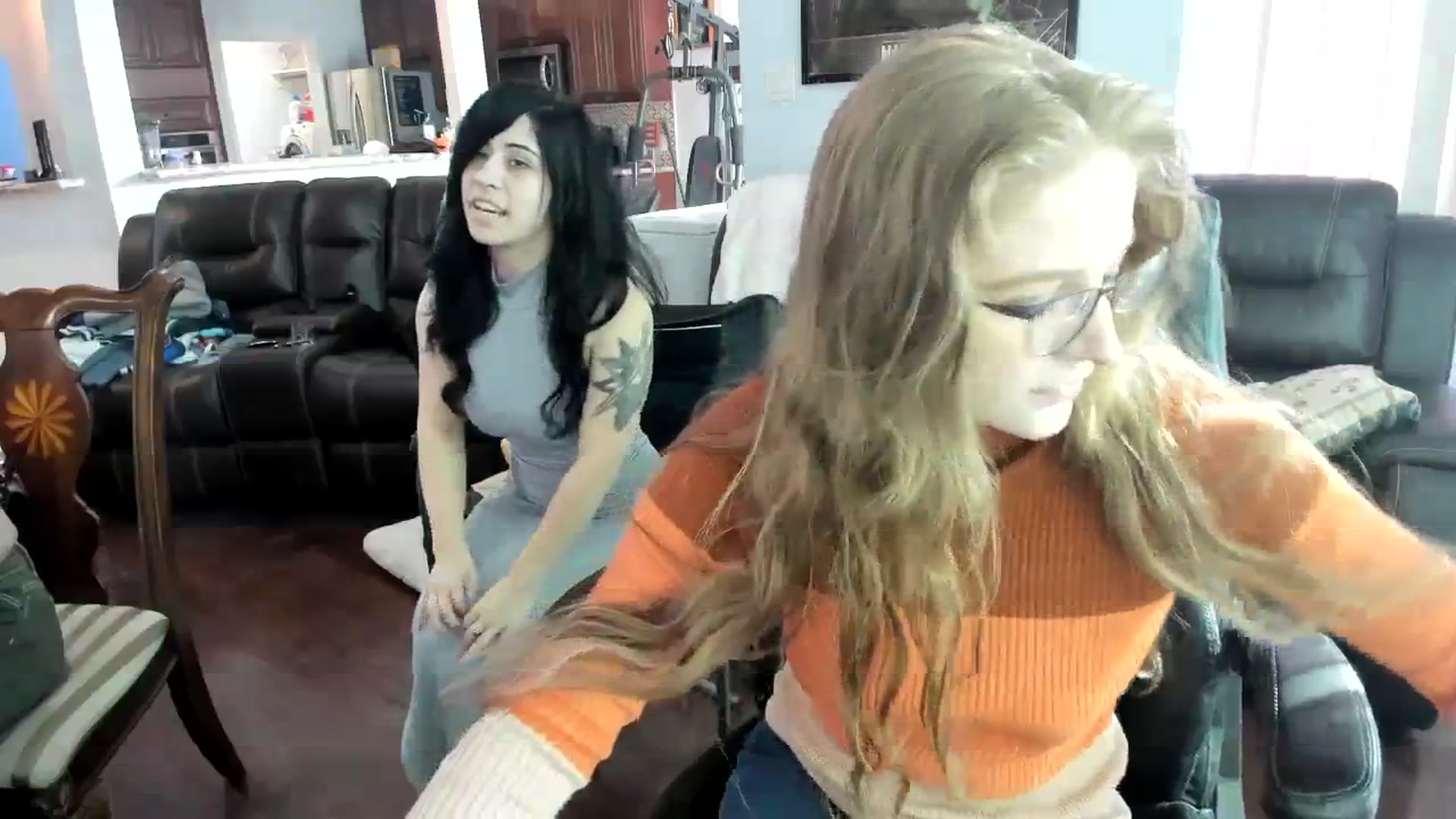 Gallery image thumbnail from Bunnydathug's myfreecams stream on, 11/17/2023, 16:07 image 2 of 20