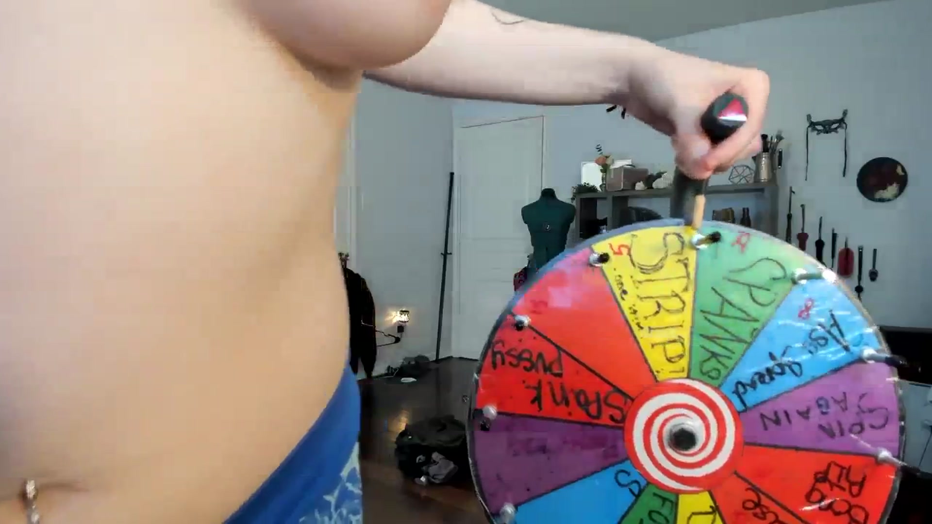 Gallery image thumbnail from Bunnydathug's myfreecams stream on, 11/20/2023, 17:26 image 5 of 20