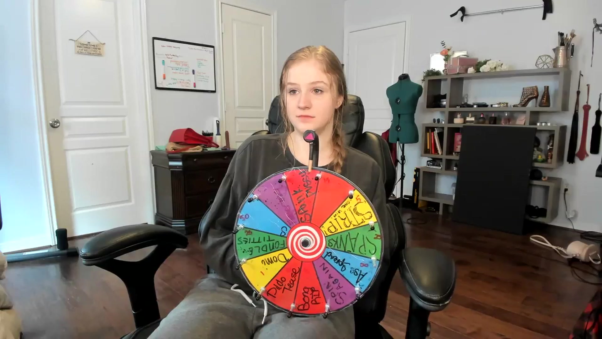 Gallery image thumbnail from Bunnydathug's myfreecams stream on, 11/20/2023, 18:41 image 19 of 20