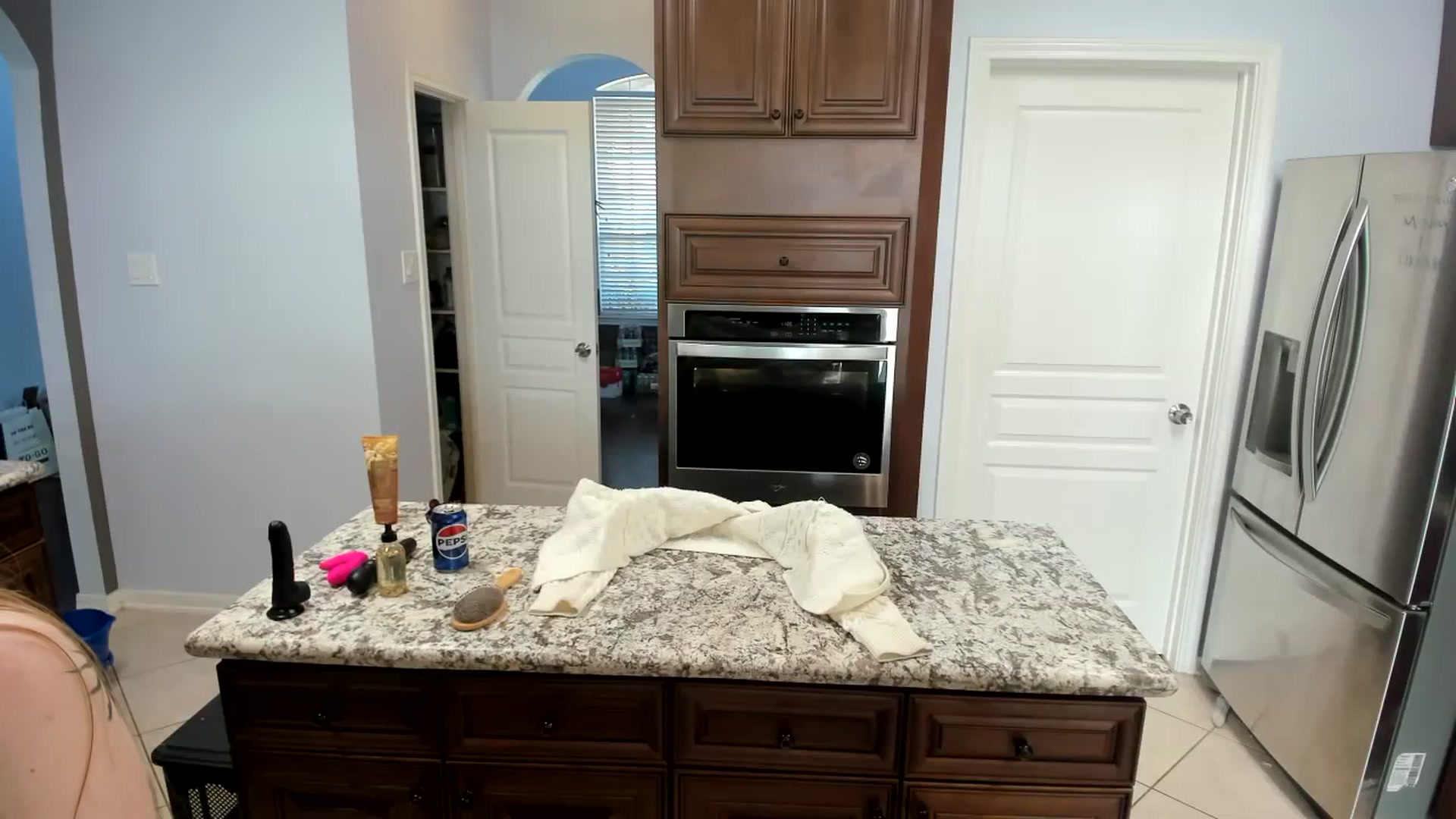 Gallery image thumbnail from Bunnydathug's myfreecams stream on, 11/24/2023, 18:28 image 3 of 20