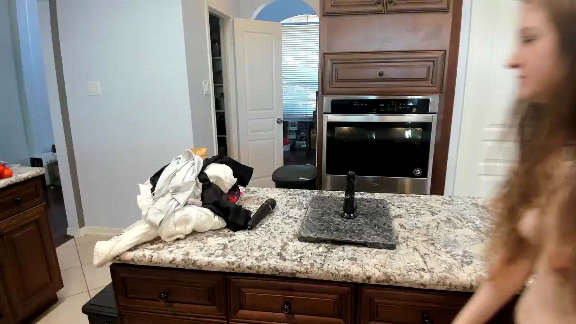Gallery image thumbnail from Bunnydathug's myfreecams stream on, 11/24/2023, 19:54 image 18 of 20