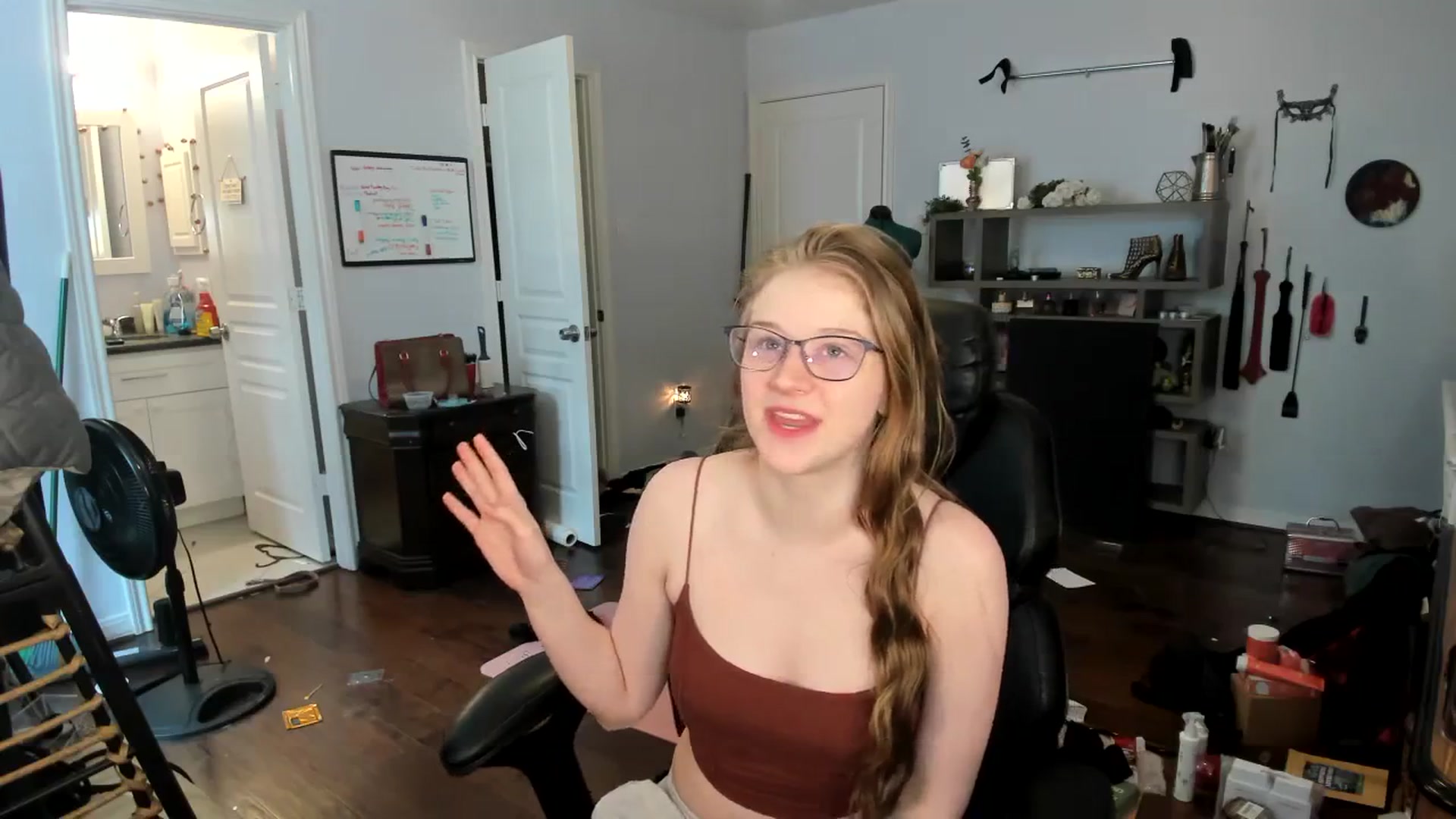 Gallery image thumbnail from Bunnydathug's myfreecams stream on, 11/28/2023, 16:42 image 11 of 20
