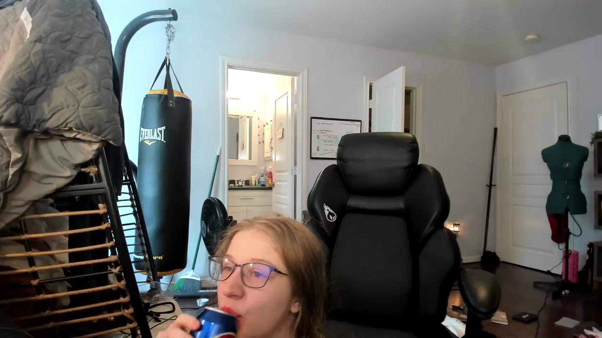 Gallery image thumbnail from Bunnydathug's myfreecams stream on, 11/28/2023, 16:42 image 4 of 20