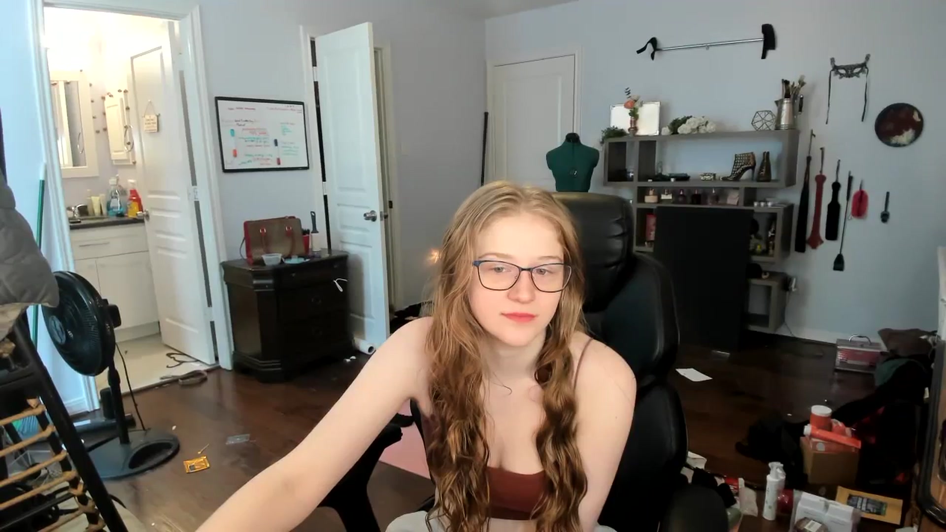 Gallery image thumbnail from Bunnydathug's myfreecams stream on, 11/28/2023, 16:42 image 9 of 20