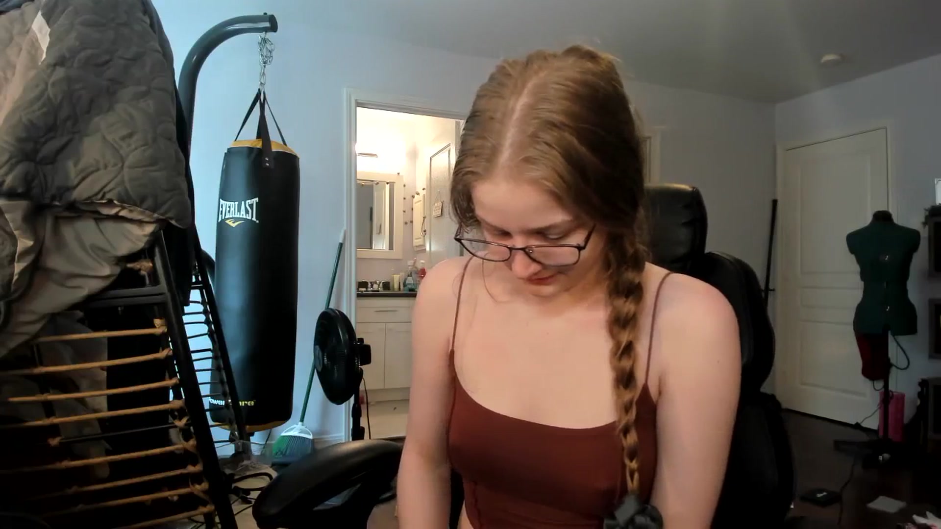 Gallery image thumbnail from Bunnydathug's myfreecams stream on, 11/28/2023, 16:42 image 5 of 20