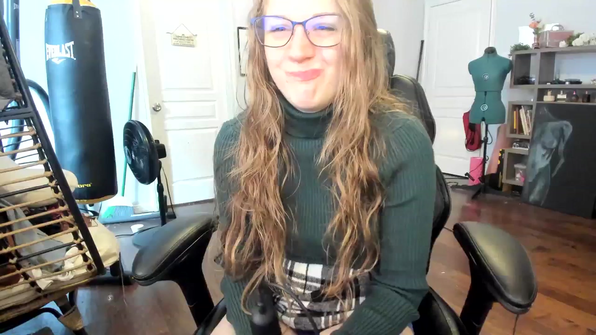 Gallery image thumbnail from Bunnydathug's myfreecams stream on, 12/02/2023, 16:02 image 11 of 20