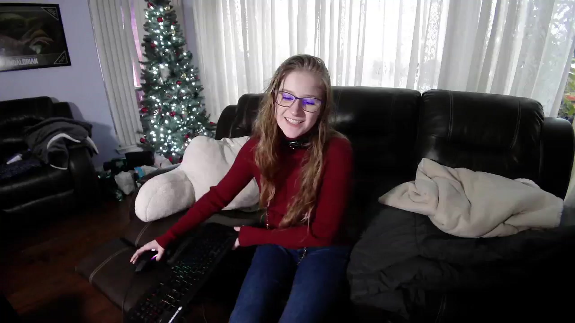 Gallery image thumbnail from Bunnydathug's myfreecams stream on, 12/24/2023, 18:37 image 12 of 20