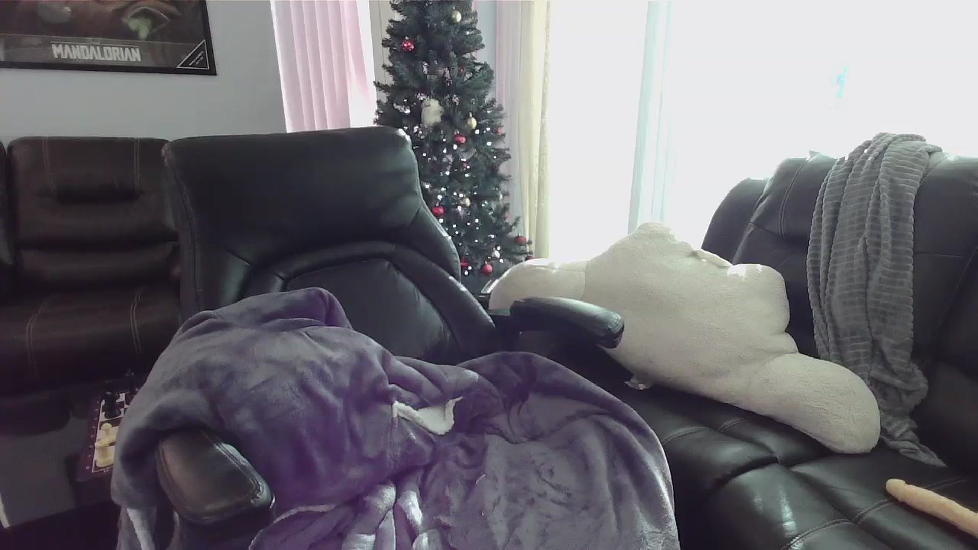 Gallery image thumbnail from Bunnydathug's myfreecams stream on, 12/27/2023, 15:52 image 11 of 20