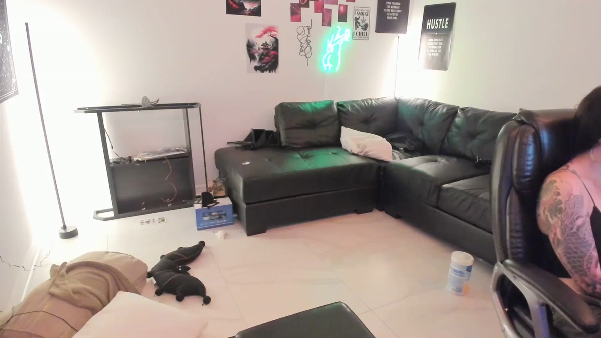 Gallery image thumbnail from Bunnydathug's myfreecams stream on, 01/02/2024, 21:37 image 7 of 20
