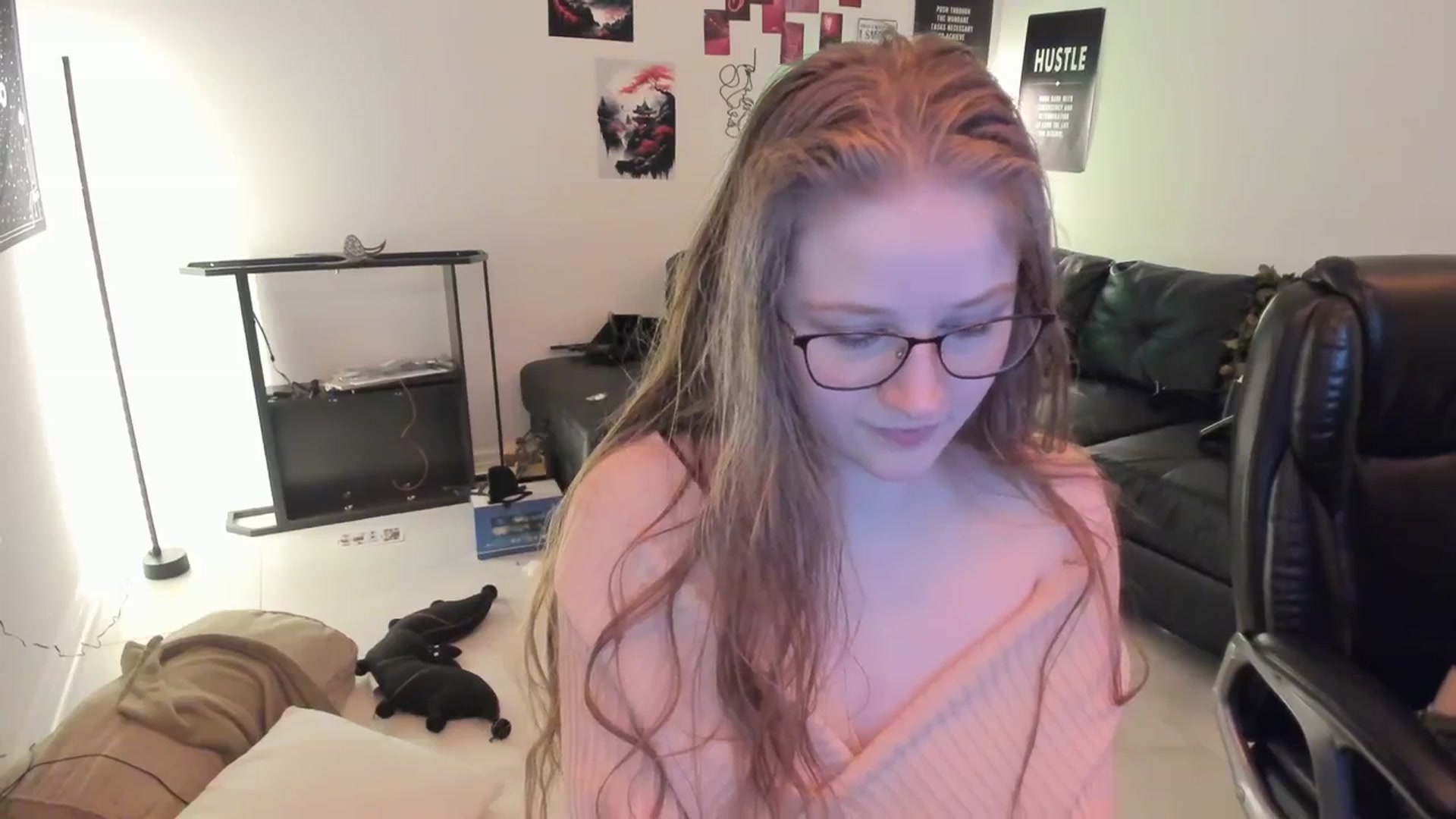 Gallery image thumbnail from Bunnydathug's myfreecams stream on, 01/02/2024, 21:37 image 8 of 20