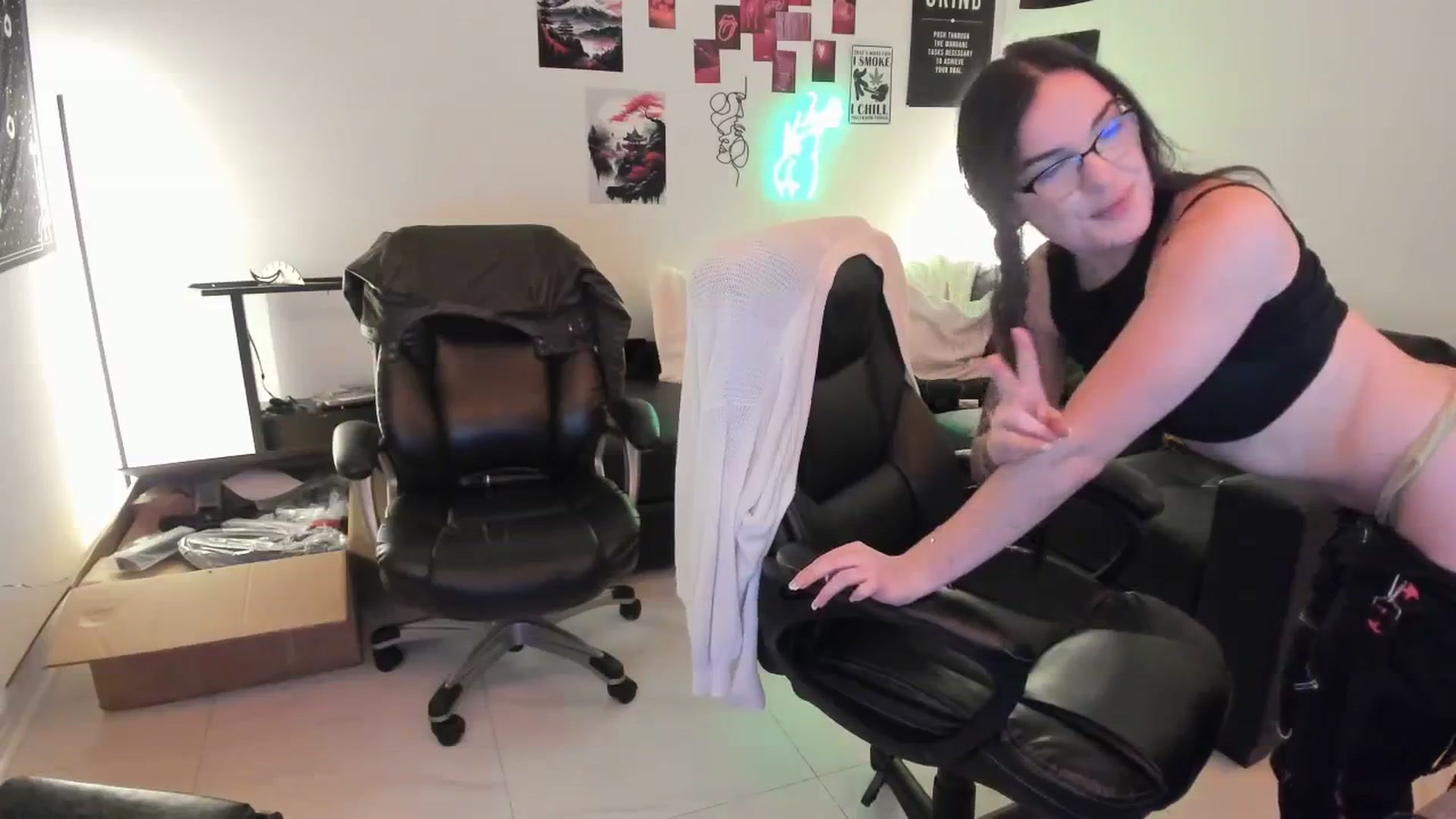 Gallery image thumbnail from Bunnydathug's myfreecams stream on, 01/03/2024, 18:16 image 10 of 20