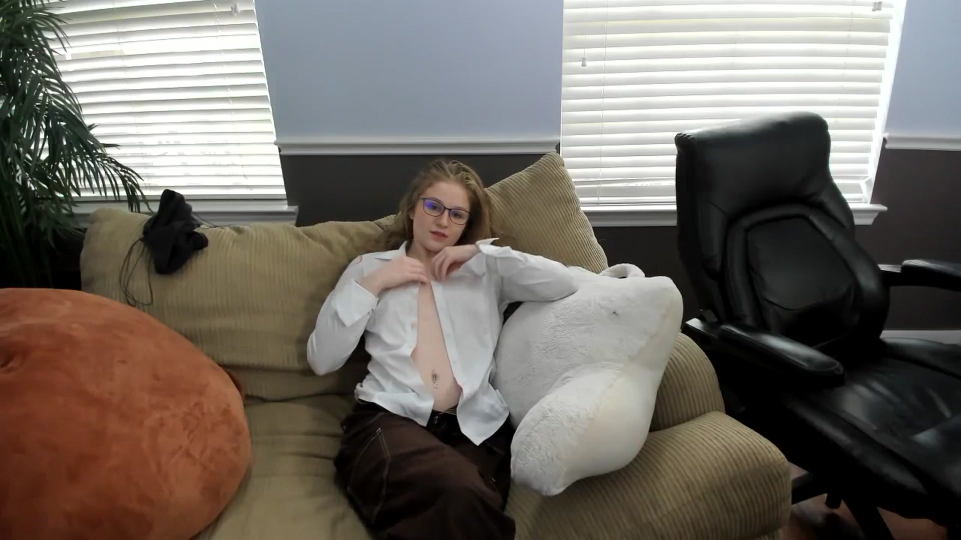 Gallery image thumbnail from Bunnydathug's myfreecams stream on, 01/23/2024, 20:48 image 18 of 20