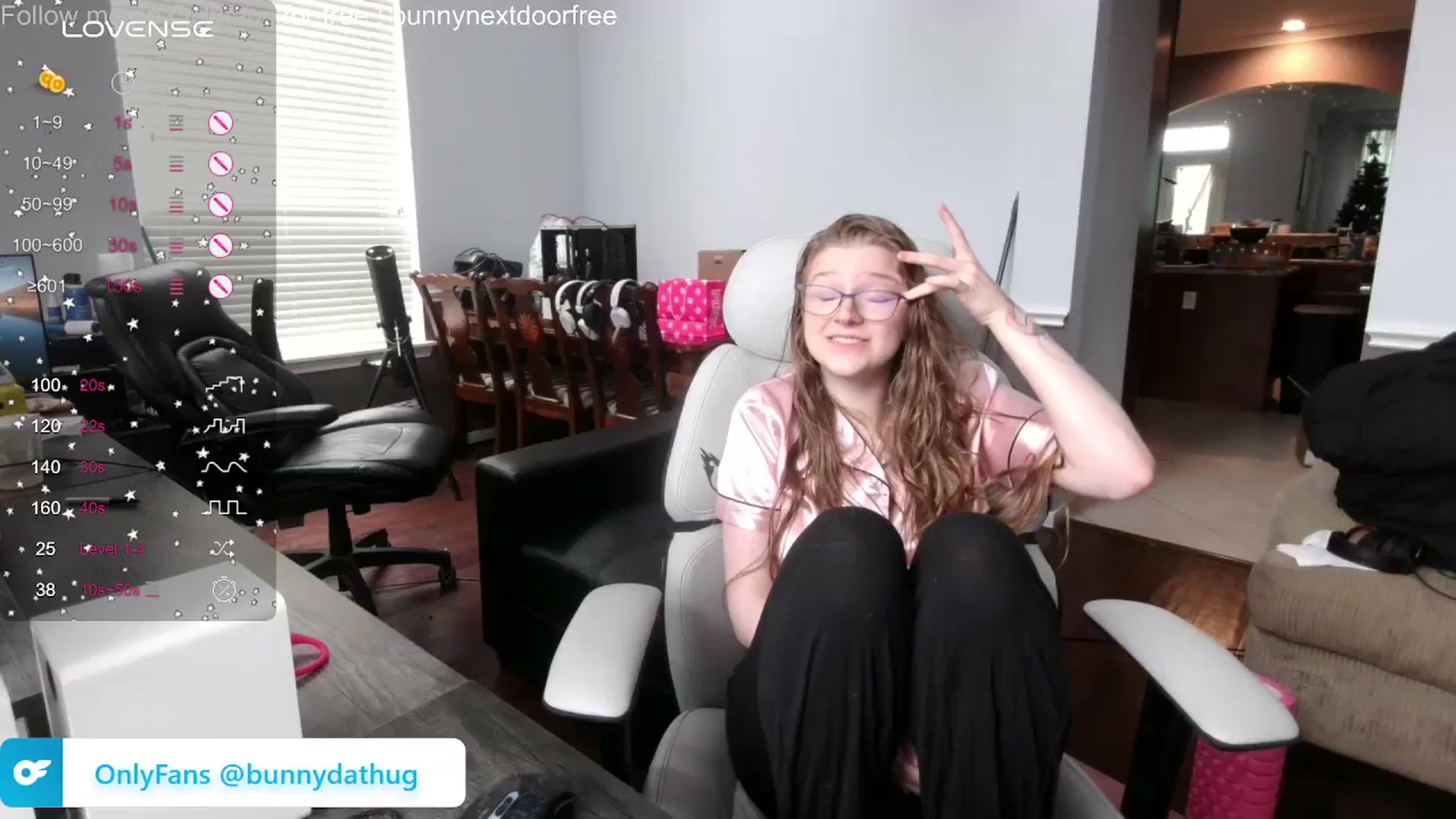Gallery image thumbnail from Bunnydathug's myfreecams stream on, 02/17/2024, 15:42 image 16 of 20