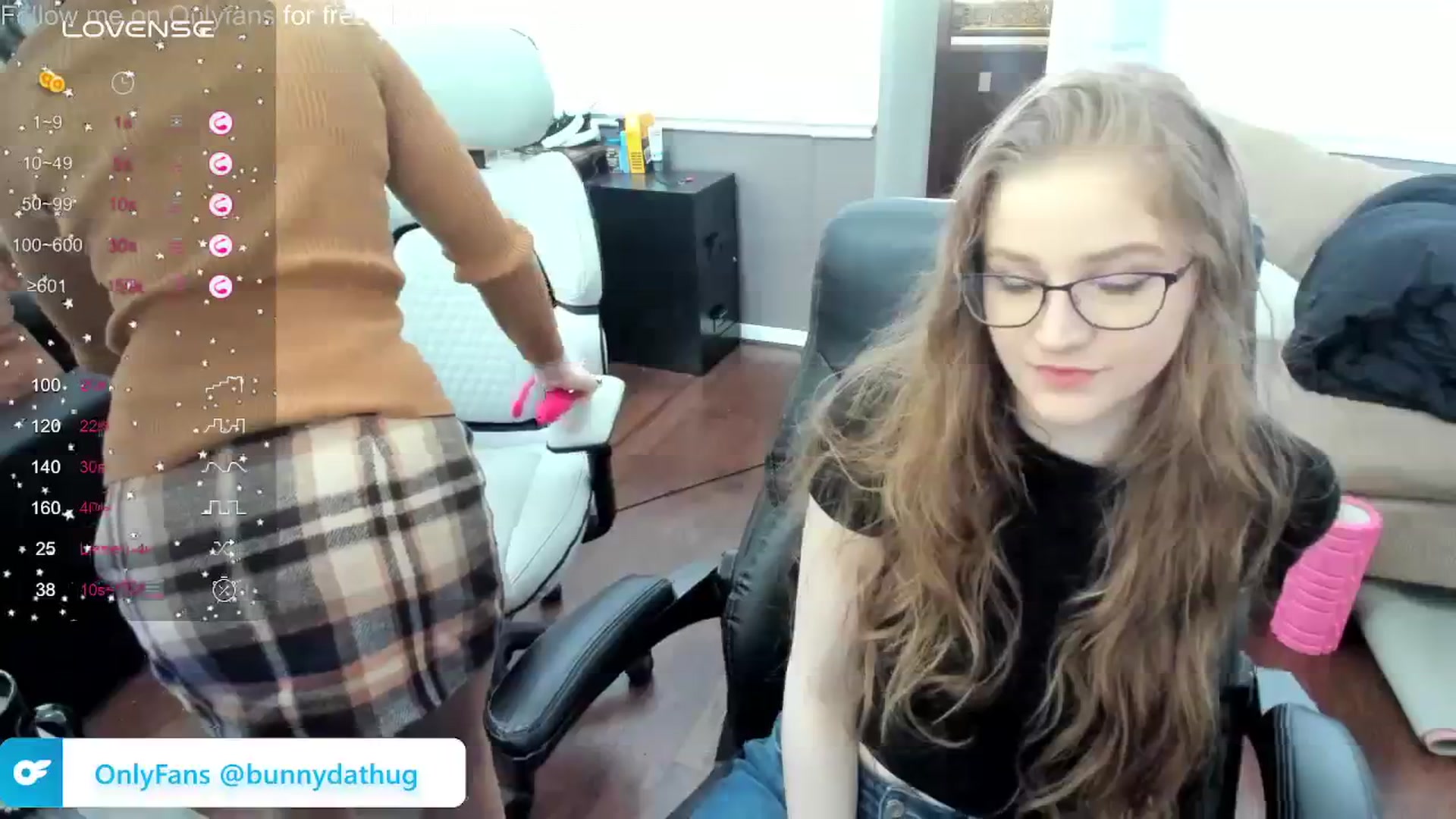 Gallery image thumbnail from Bunnydathug's myfreecams stream on, 02/27/2024, 16:34 image 4 of 20