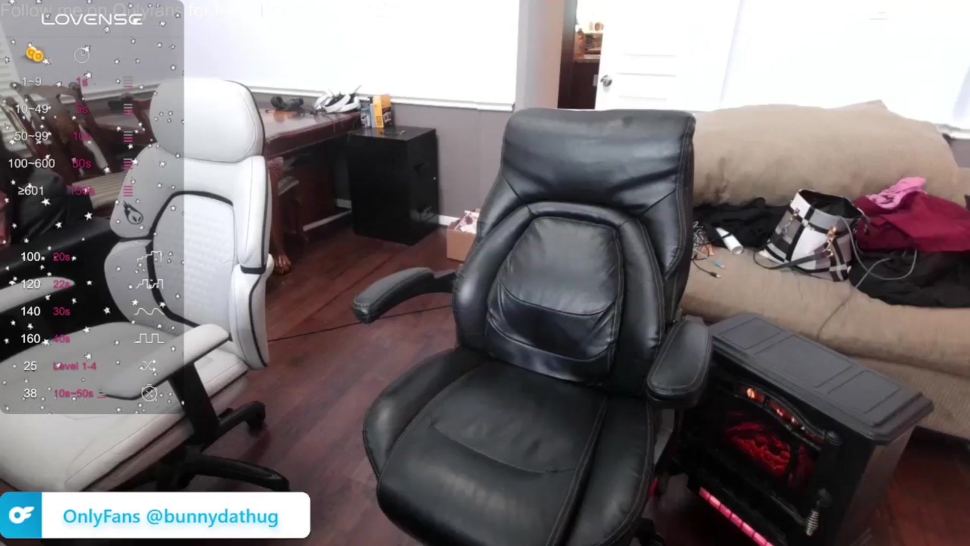Gallery image thumbnail from Bunnydathug's myfreecams stream on, 02/29/2024, 17:33 image 18 of 20
