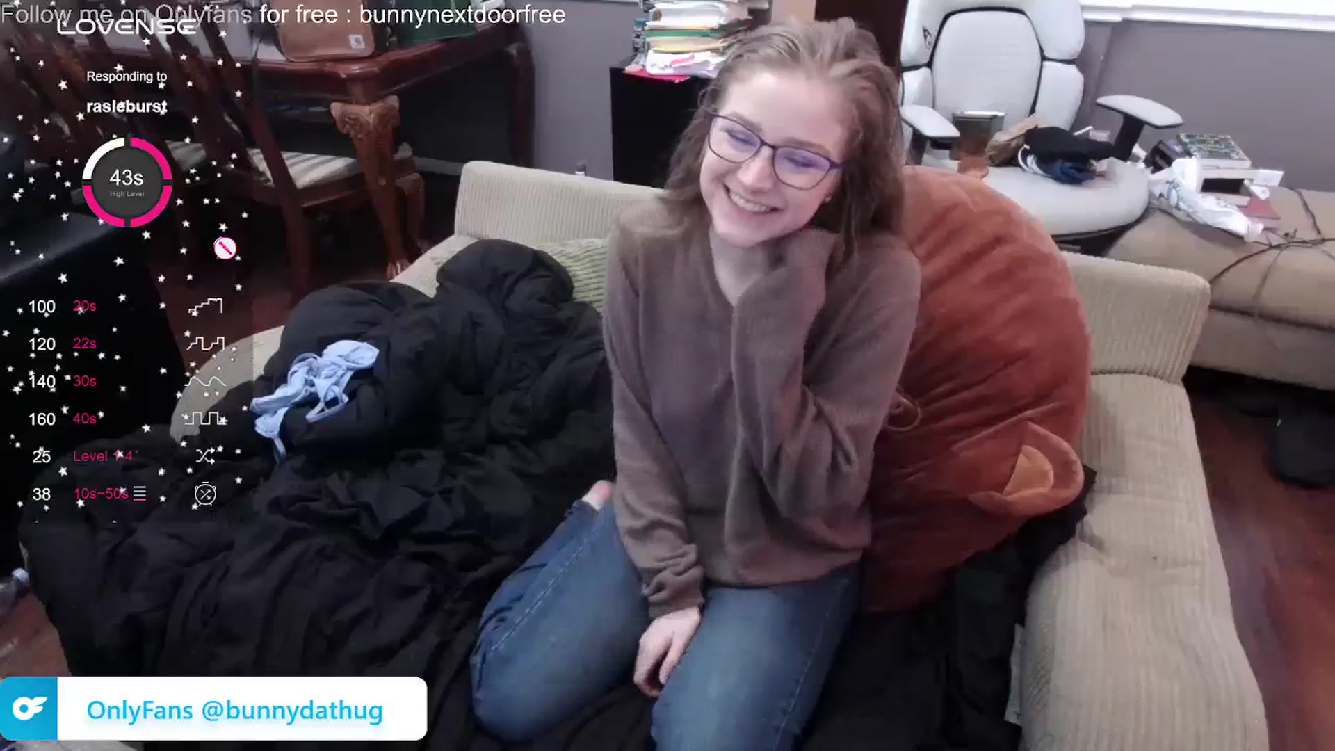 Gallery image thumbnail from Bunnydathug's myfreecams stream on, 03/08/2024, 14:17 image 17 of 20