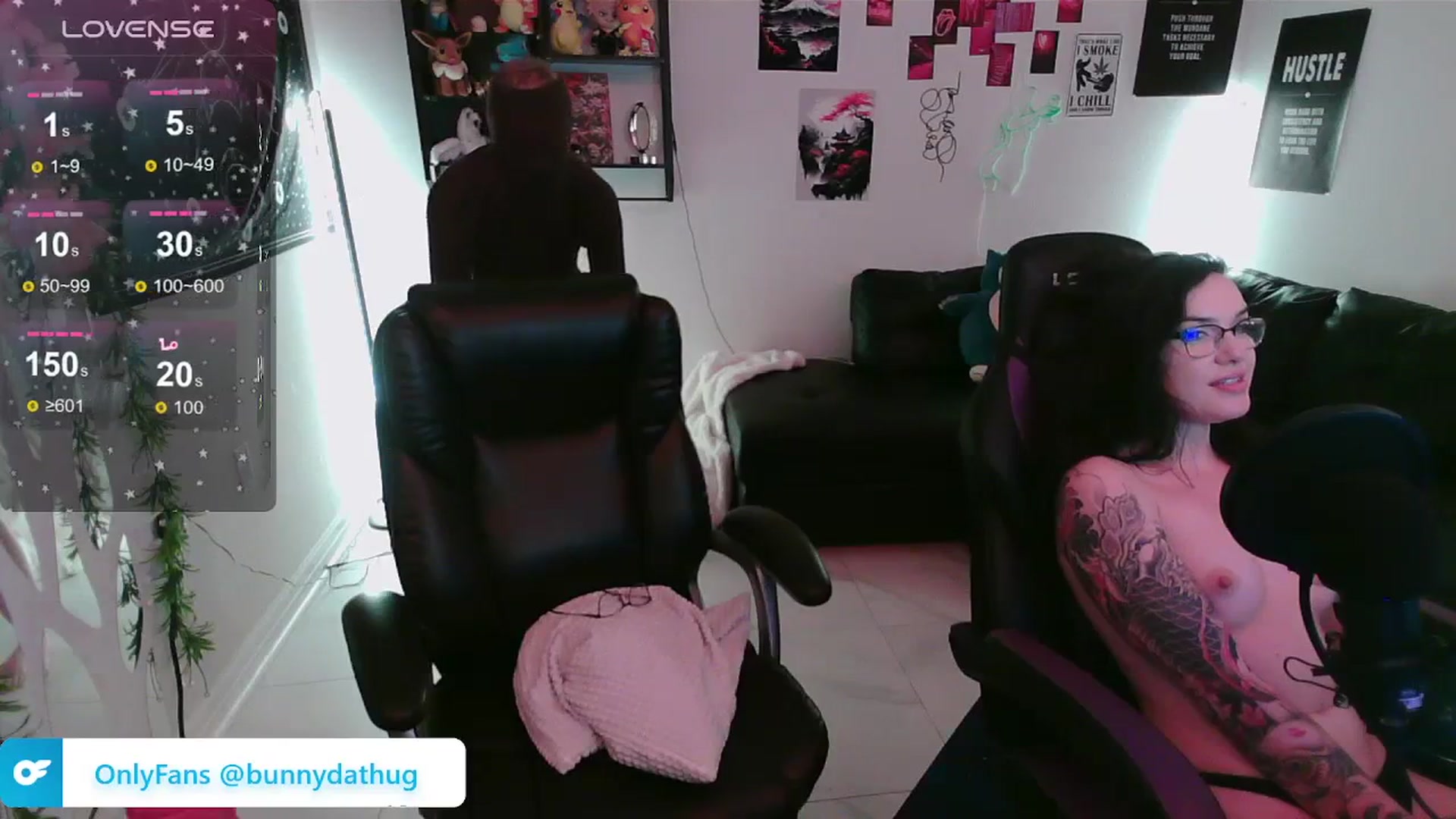 Gallery image thumbnail from Bunnydathug's myfreecams stream on, 03/11/2024, 17:17 image 11 of 20