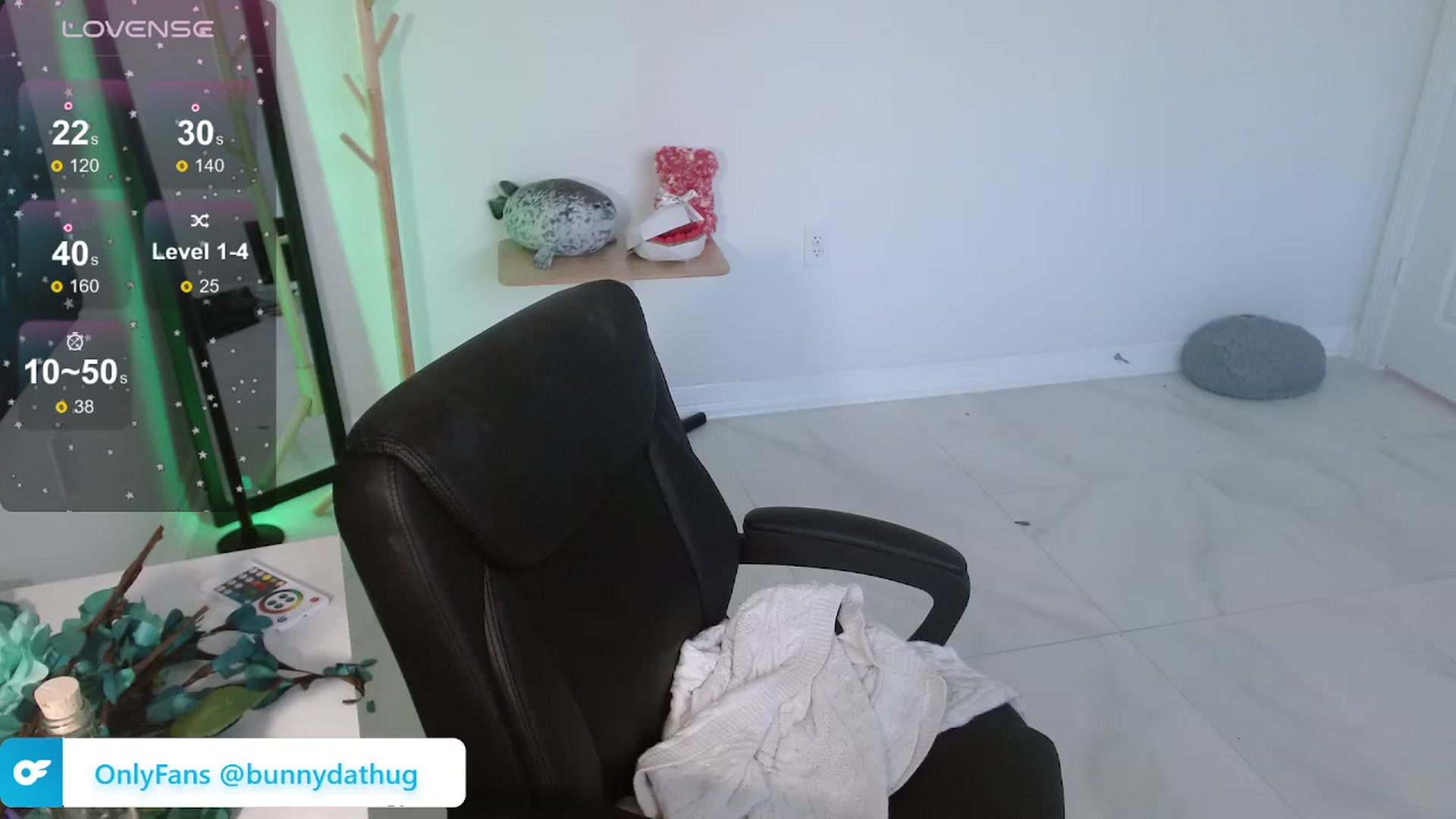 Gallery image thumbnail from Bunnydathug's myfreecams stream on, 03/19/2024, 14:43 image 11 of 20