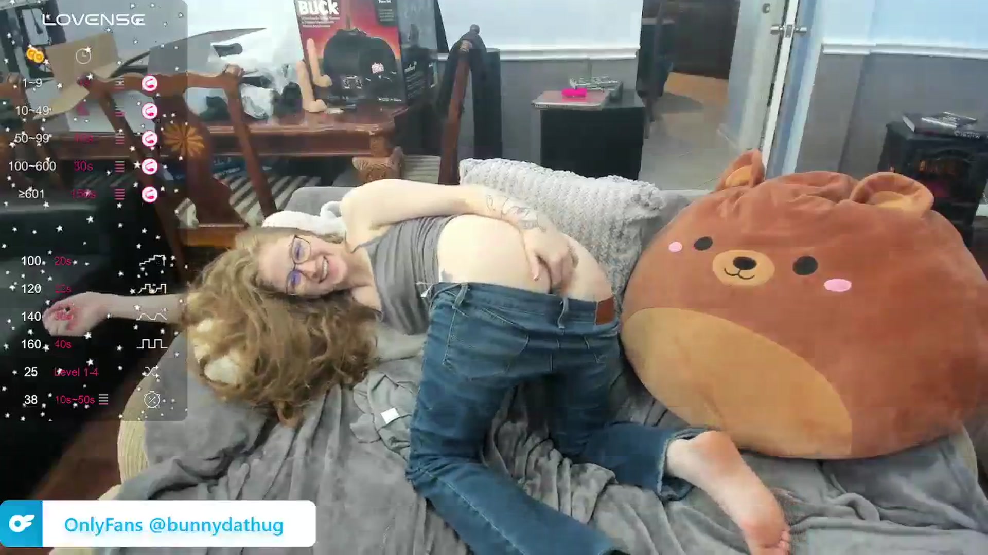 Gallery image thumbnail from Bunnydathug's myfreecams stream on, 03/23/2024, 17:09 image 15 of 20