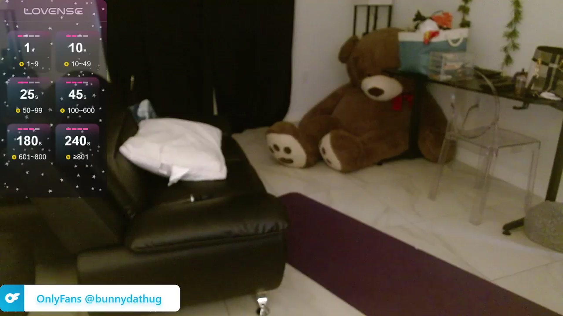 Gallery image thumbnail from Bunnydathug's myfreecams stream on, 03/27/2024, 18:08 image 4 of 20