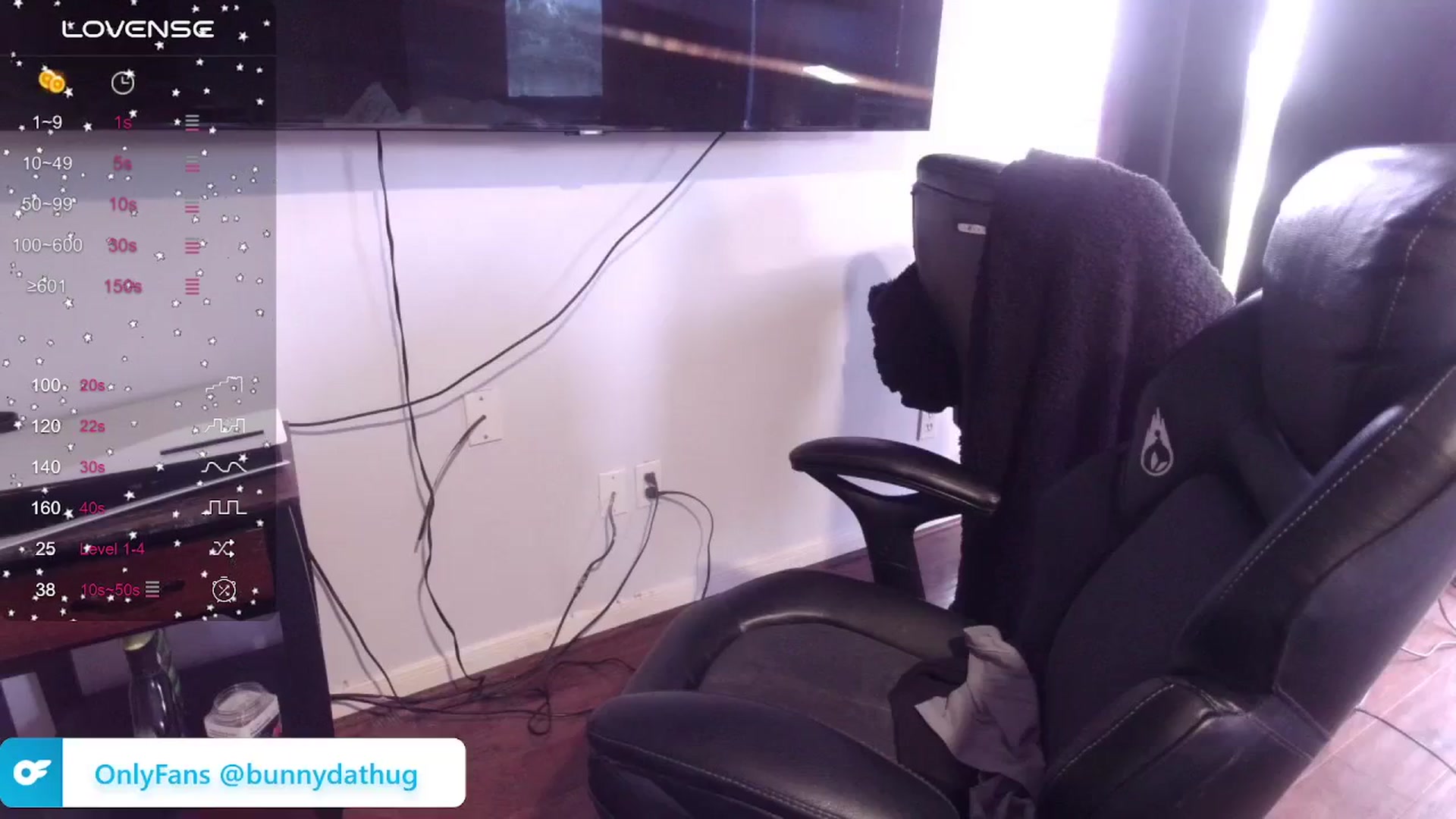 Gallery image thumbnail from Bunnydathug's myfreecams stream on, 03/31/2024, 19:29 image 14 of 20