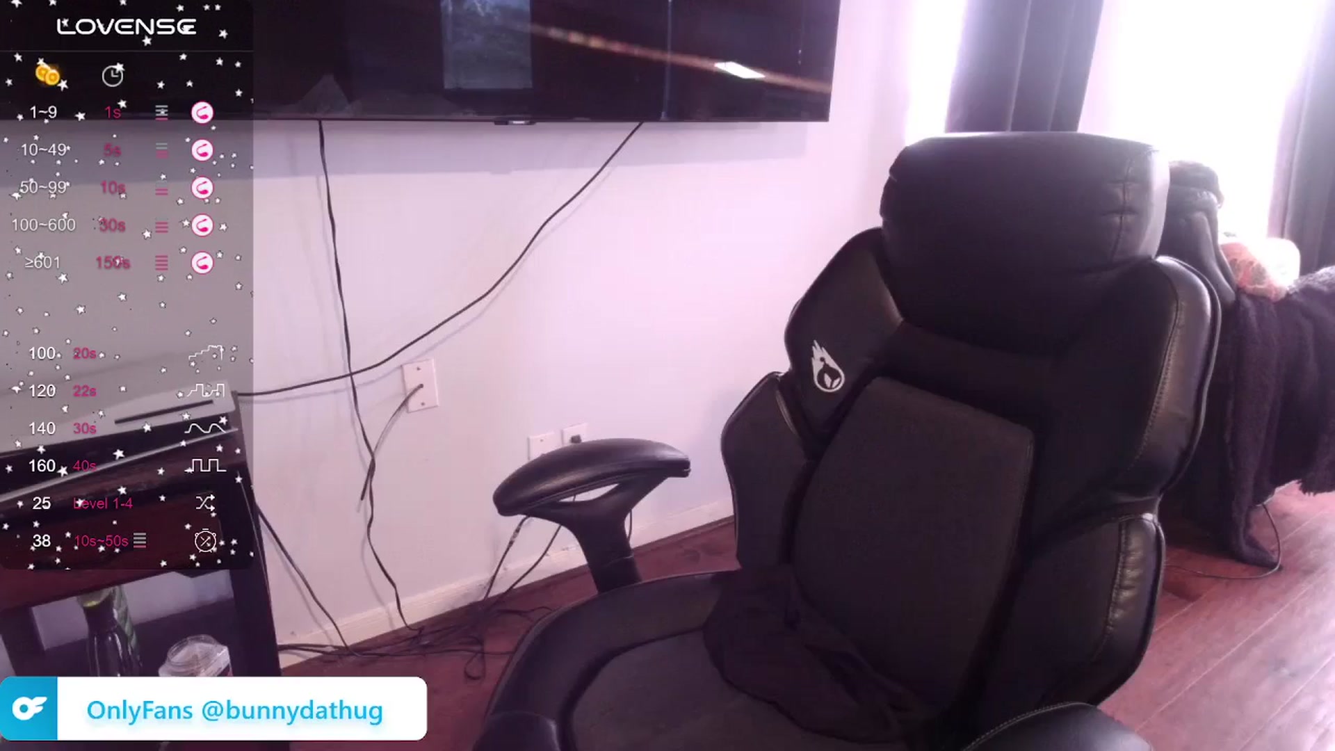 Gallery image thumbnail from Bunnydathug's myfreecams stream on, 03/31/2024, 19:29 image 5 of 20