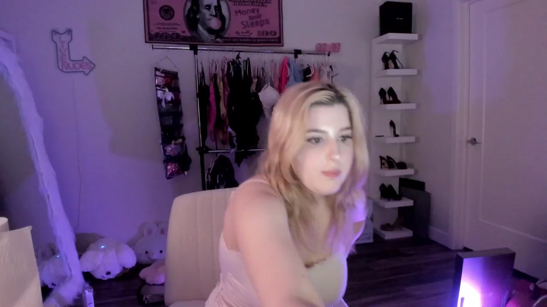 Gallery image thumbnail from Bunnyelena's myfreecams stream on, 01/13/2025, 09:25 image 5 of 20