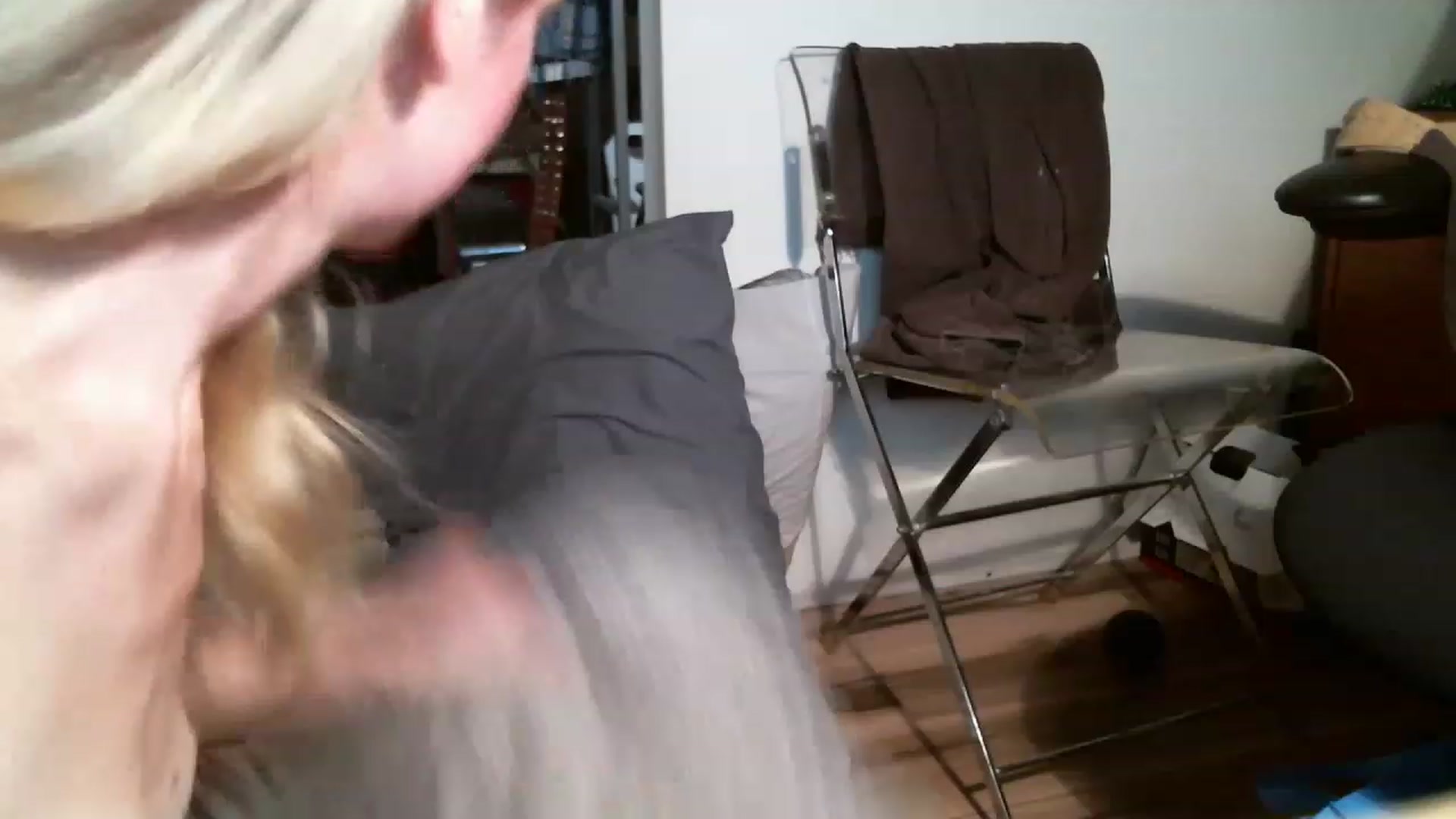 Gallery image thumbnail from Bunnyloli's myfreecams stream on, 11/21/2022, 04:37 image 15 of 20