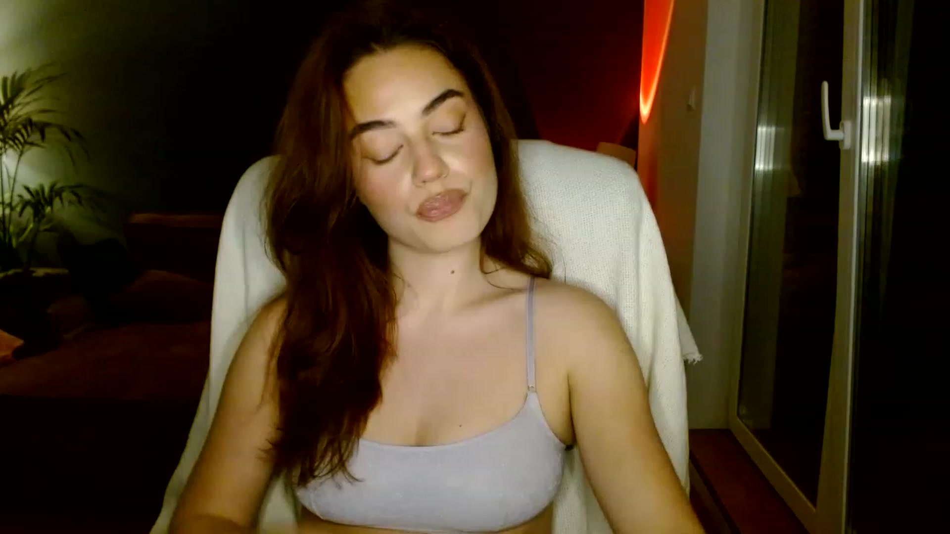 Gallery image thumbnail from Burlsquelena's myfreecams stream on, 05/31/2023, 22:34 image 17 of 20
