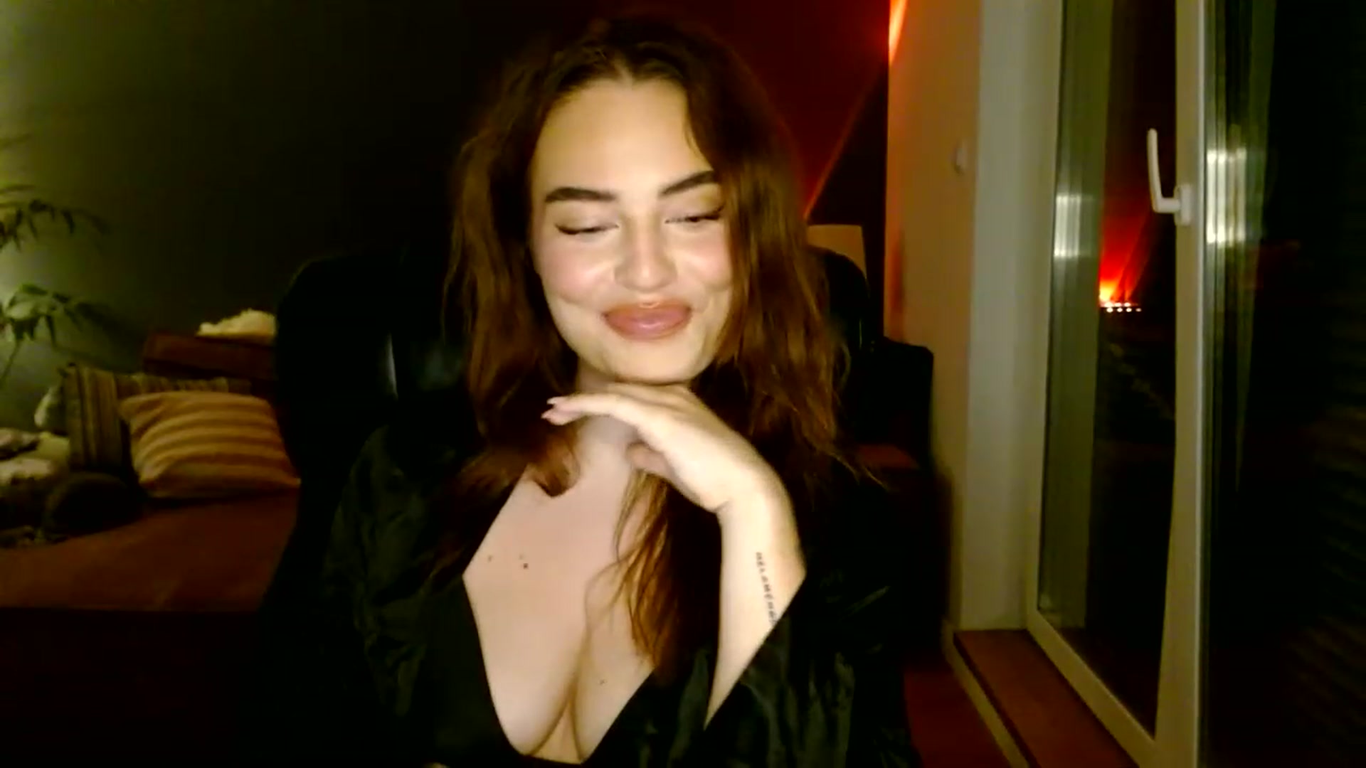Gallery image thumbnail from Burlsquelena's myfreecams stream on, 06/11/2023, 23:03 image 9 of 20