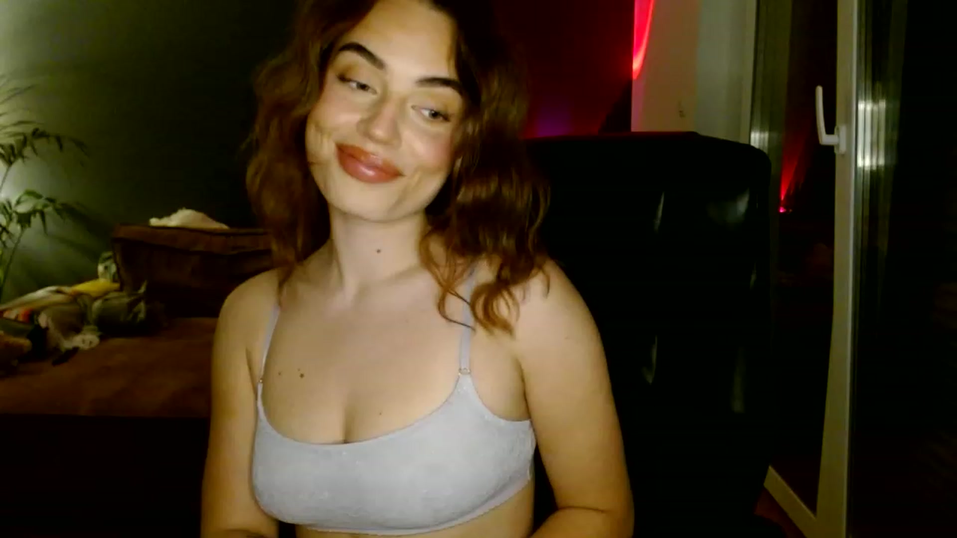 Gallery image thumbnail from Burlsquelena's myfreecams stream on, 06/13/2023, 22:27 image 8 of 20