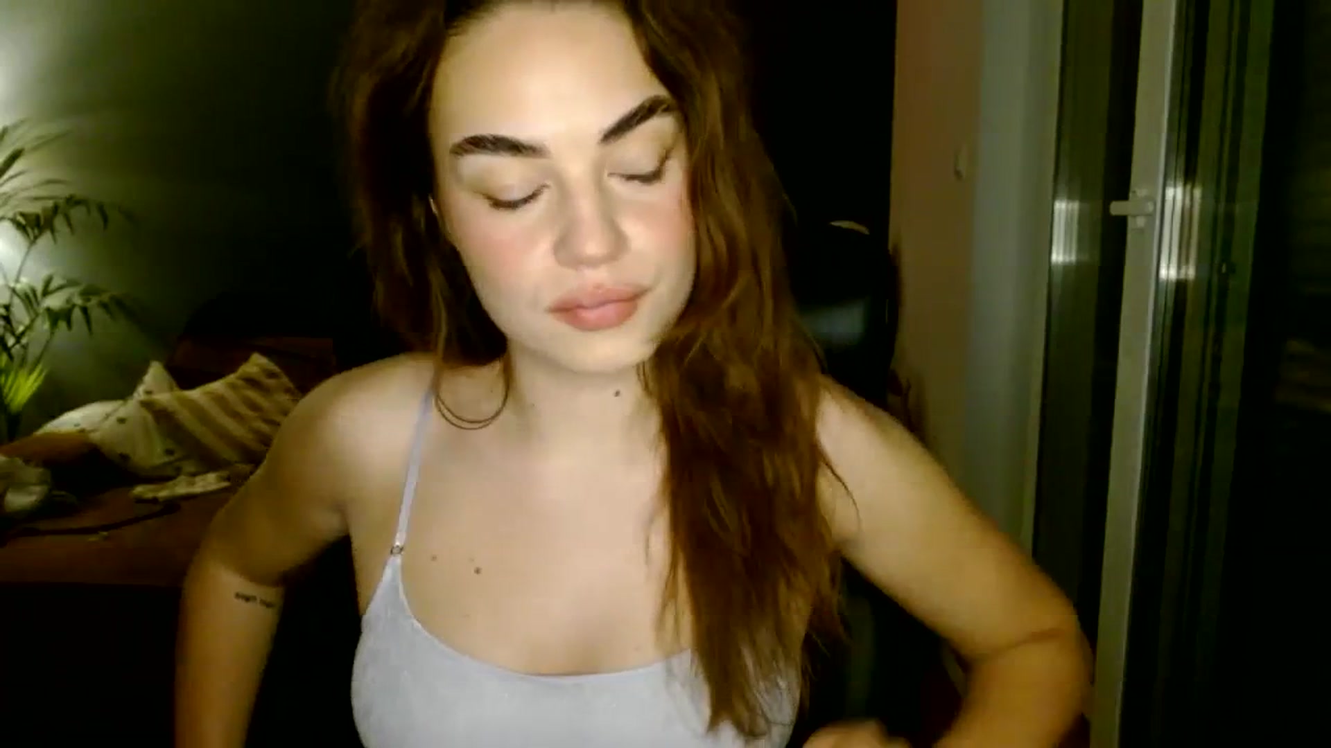 Gallery image thumbnail from Burlsquelena's myfreecams stream on, 07/09/2023, 23:24 image 15 of 20