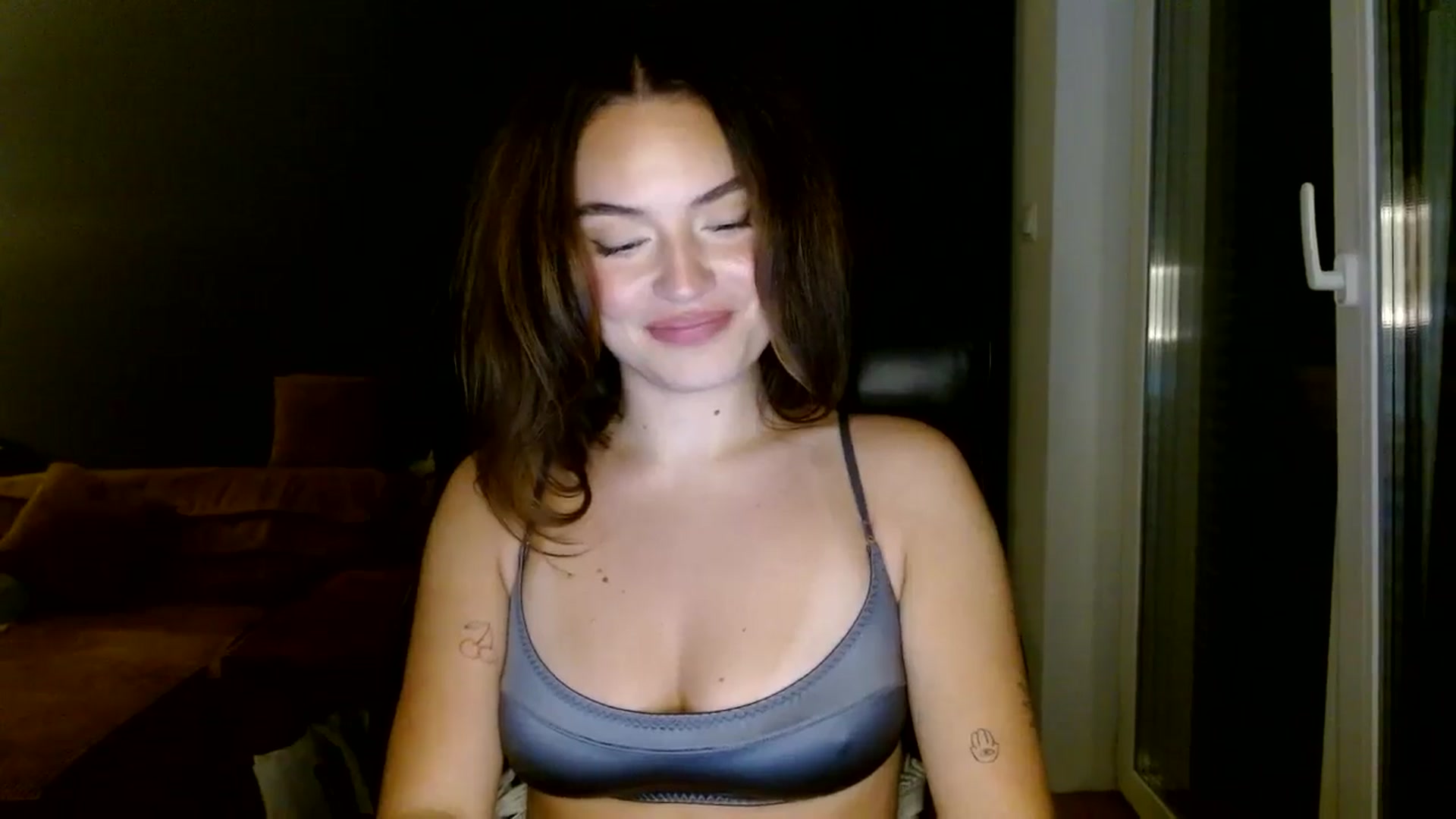 Gallery image thumbnail from Burlsquelena's myfreecams stream on, 06/12/2024, 23:26 image 13 of 20