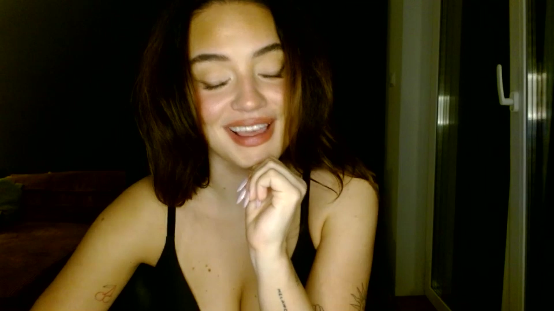 Gallery image thumbnail from Burlsquelena's myfreecams stream on, 06/13/2024, 23:14 image 6 of 20