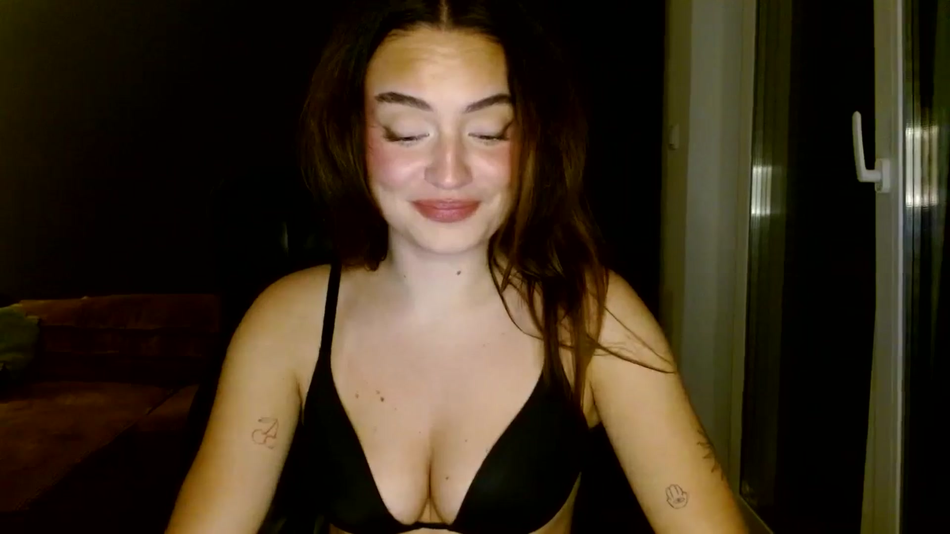 Gallery image thumbnail from Burlsquelena's myfreecams stream on, 06/13/2024, 23:14 image 11 of 20