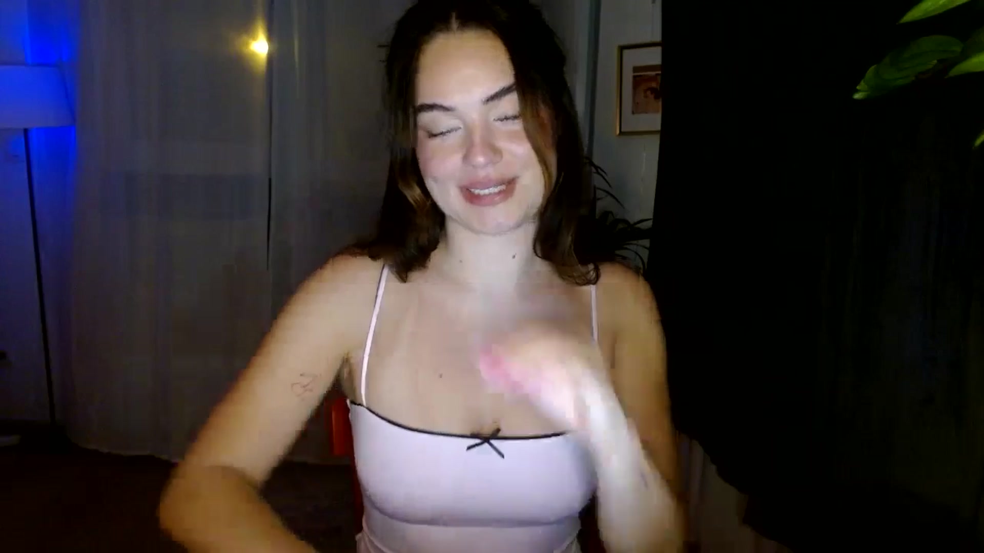 Gallery image thumbnail from Burlsquelena's myfreecams stream on, 07/25/2024, 21:35 image 2 of 20