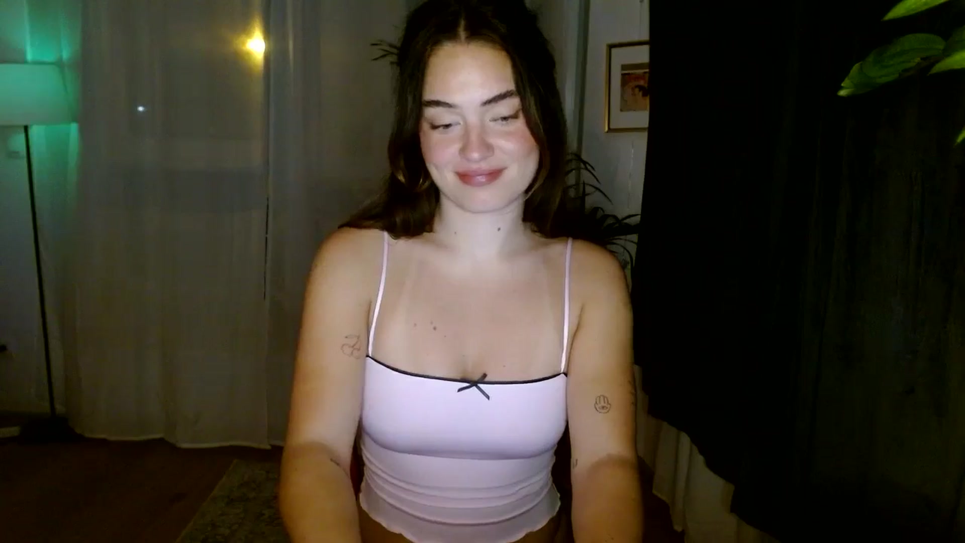 Gallery image thumbnail from Burlsquelena's myfreecams stream on, 07/25/2024, 21:35 image 18 of 20