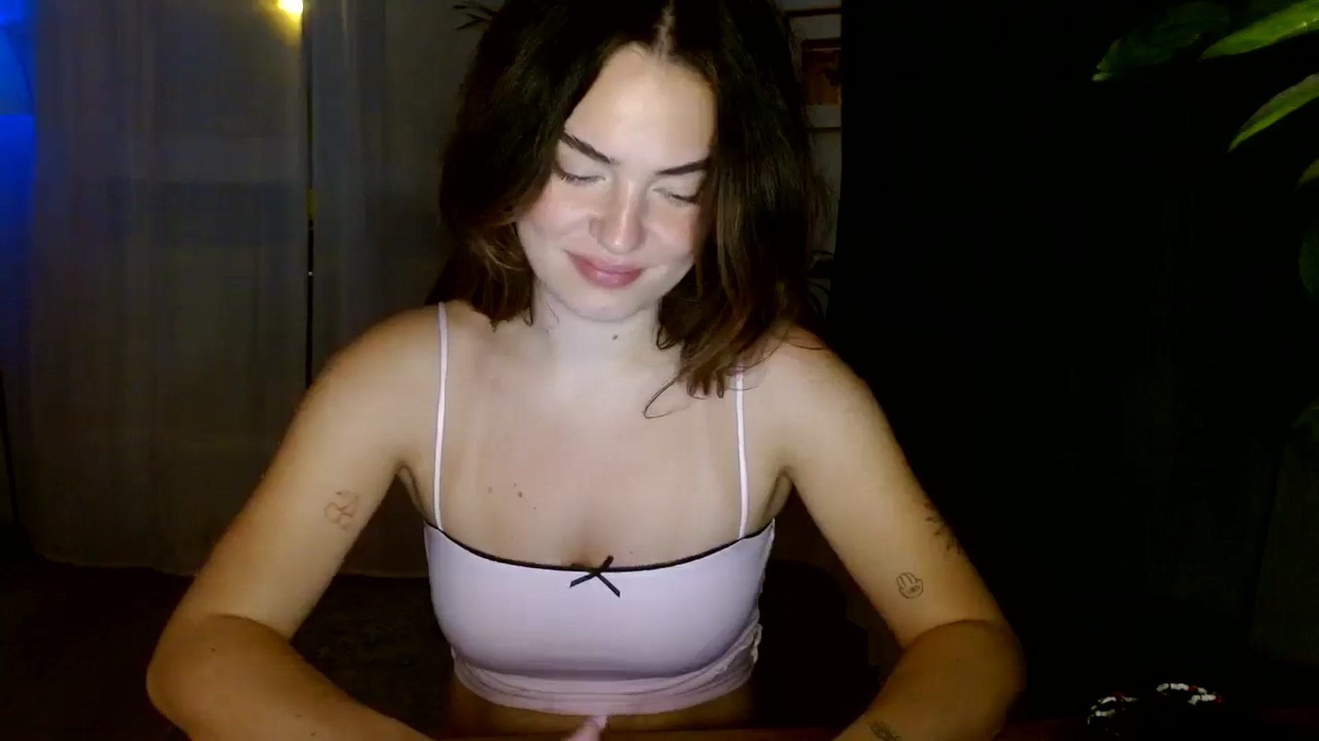 Gallery image thumbnail from Burlsquelena's myfreecams stream on, 07/25/2024, 23:38 image 16 of 20