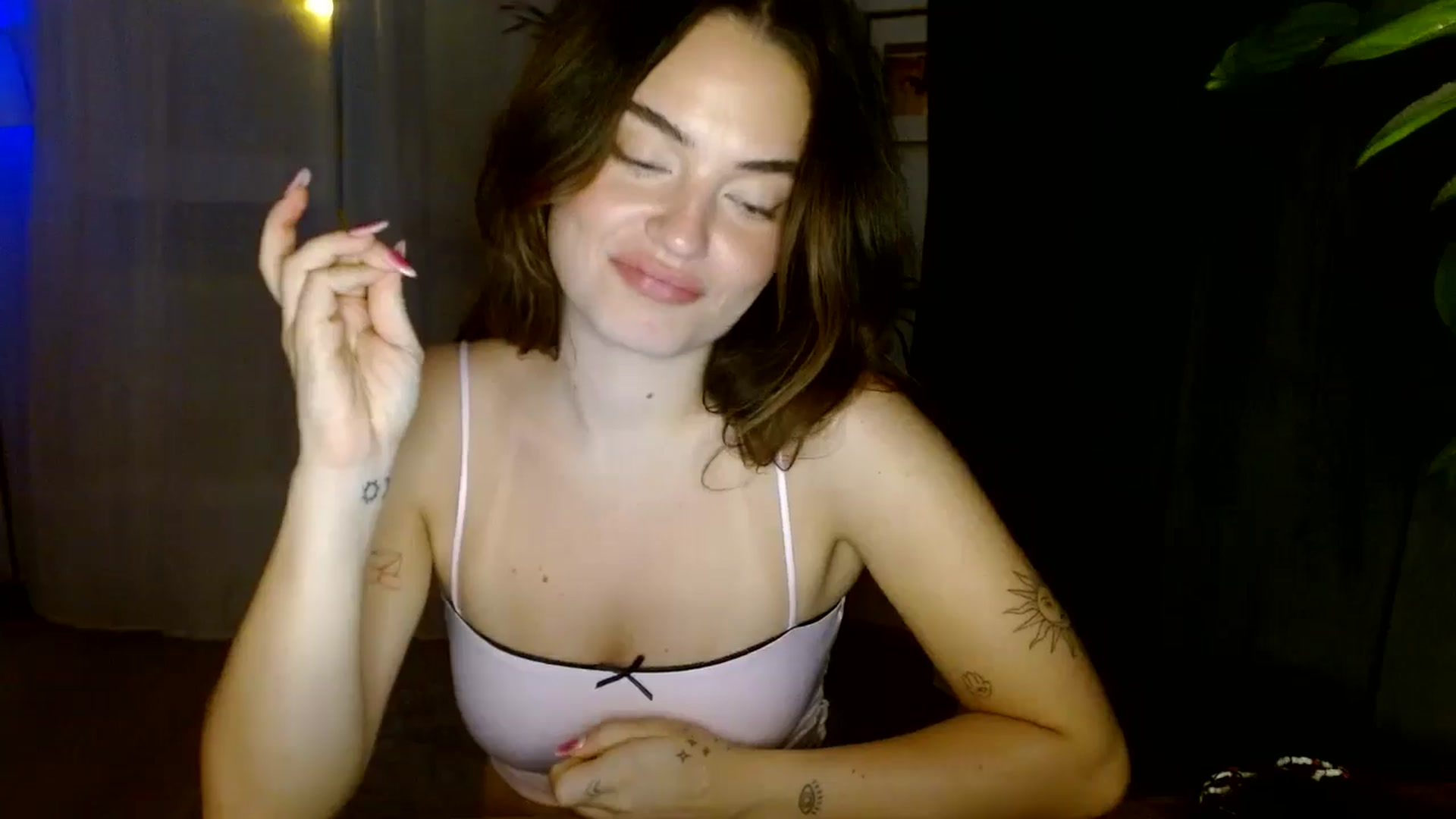 Gallery image thumbnail from Burlsquelena's myfreecams stream on, 07/25/2024, 23:38 image 15 of 20