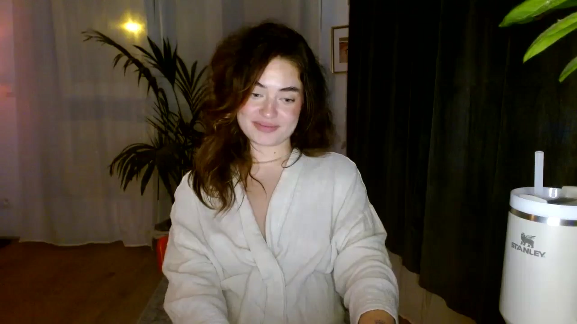 Gallery image thumbnail from Burlsquelena's myfreecams stream on, 08/01/2024, 24:39 image 5 of 20
