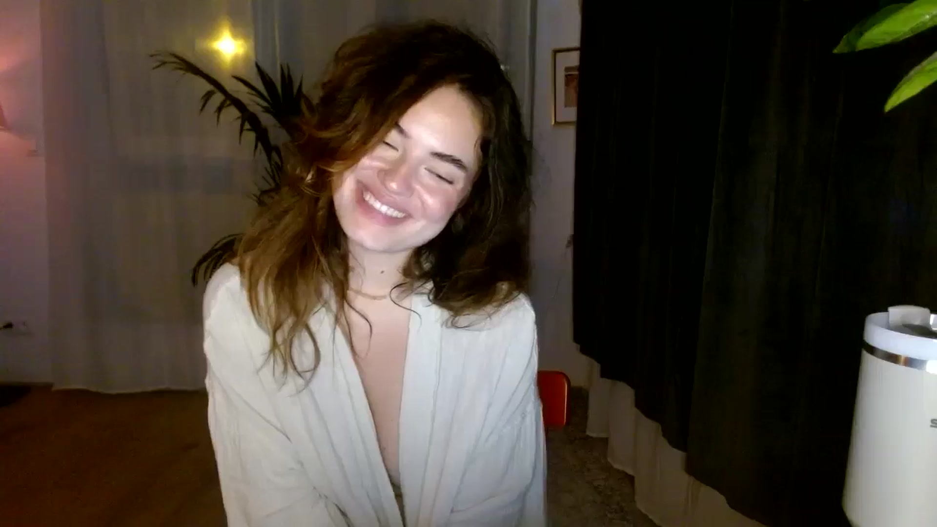 Gallery image thumbnail from Burlsquelena's myfreecams stream on, 08/01/2024, 24:39 image 17 of 20