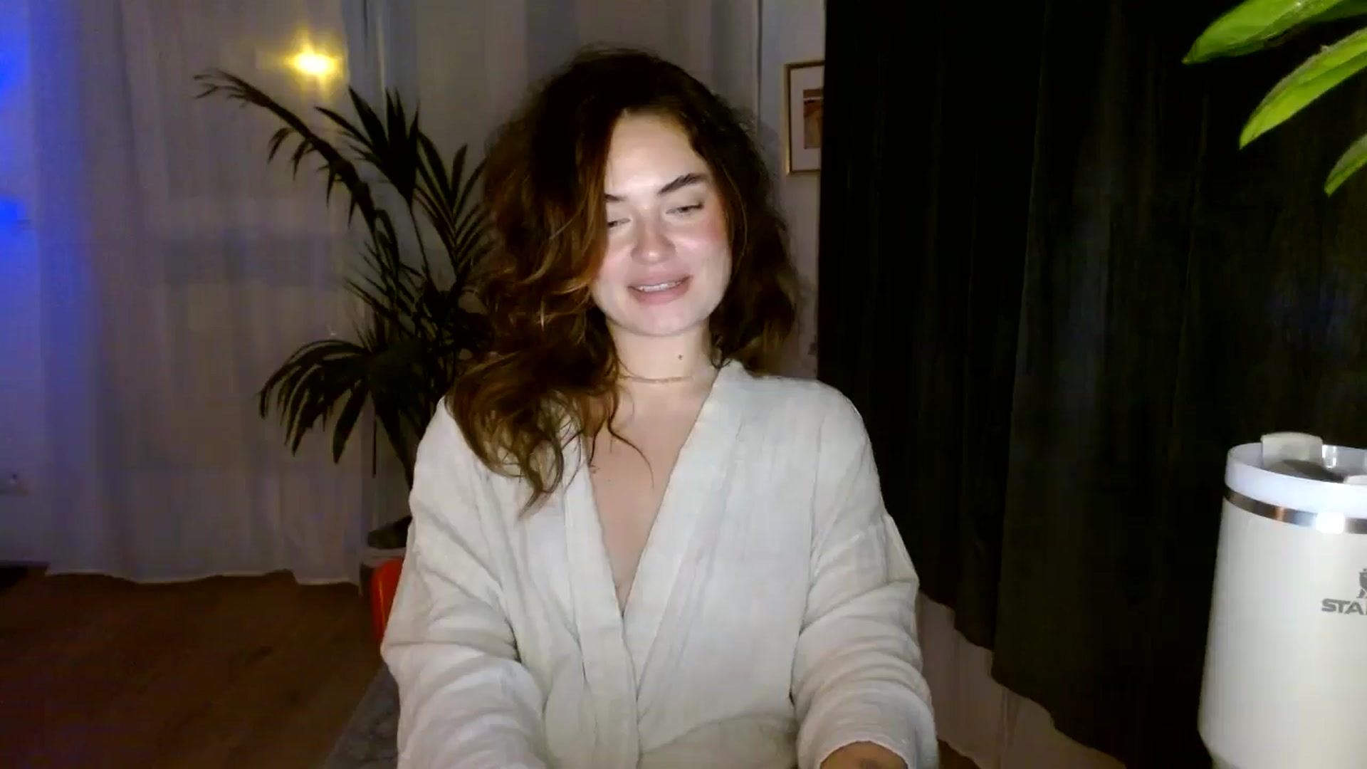 Gallery image thumbnail from Burlsquelena's myfreecams stream on, 08/01/2024, 24:39 image 7 of 20