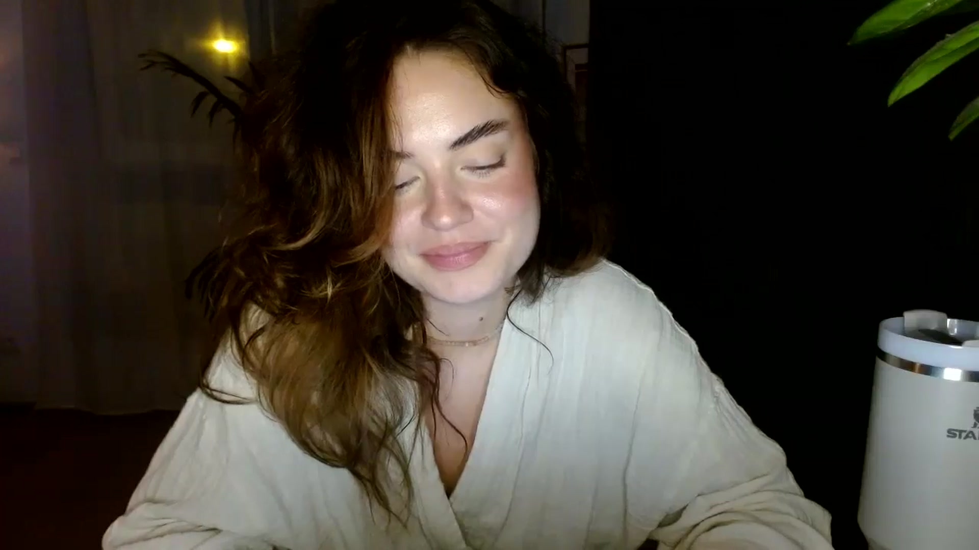Gallery image thumbnail from Burlsquelena's myfreecams stream on, 08/01/2024, 24:39 image 10 of 20