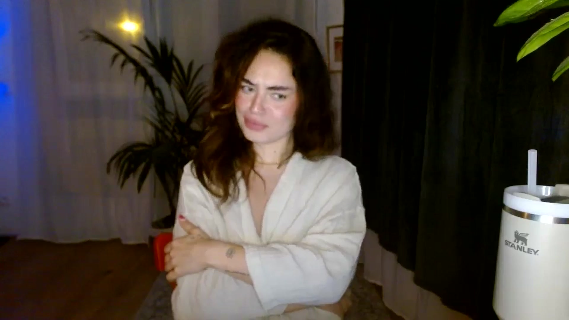 Gallery image thumbnail from Burlsquelena's myfreecams stream on, 08/01/2024, 24:39 image 4 of 20