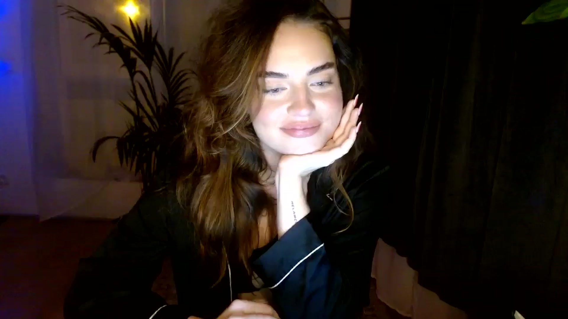 Gallery image thumbnail from Burlsquelena's myfreecams stream on, 08/01/2024, 22:08 image 11 of 20