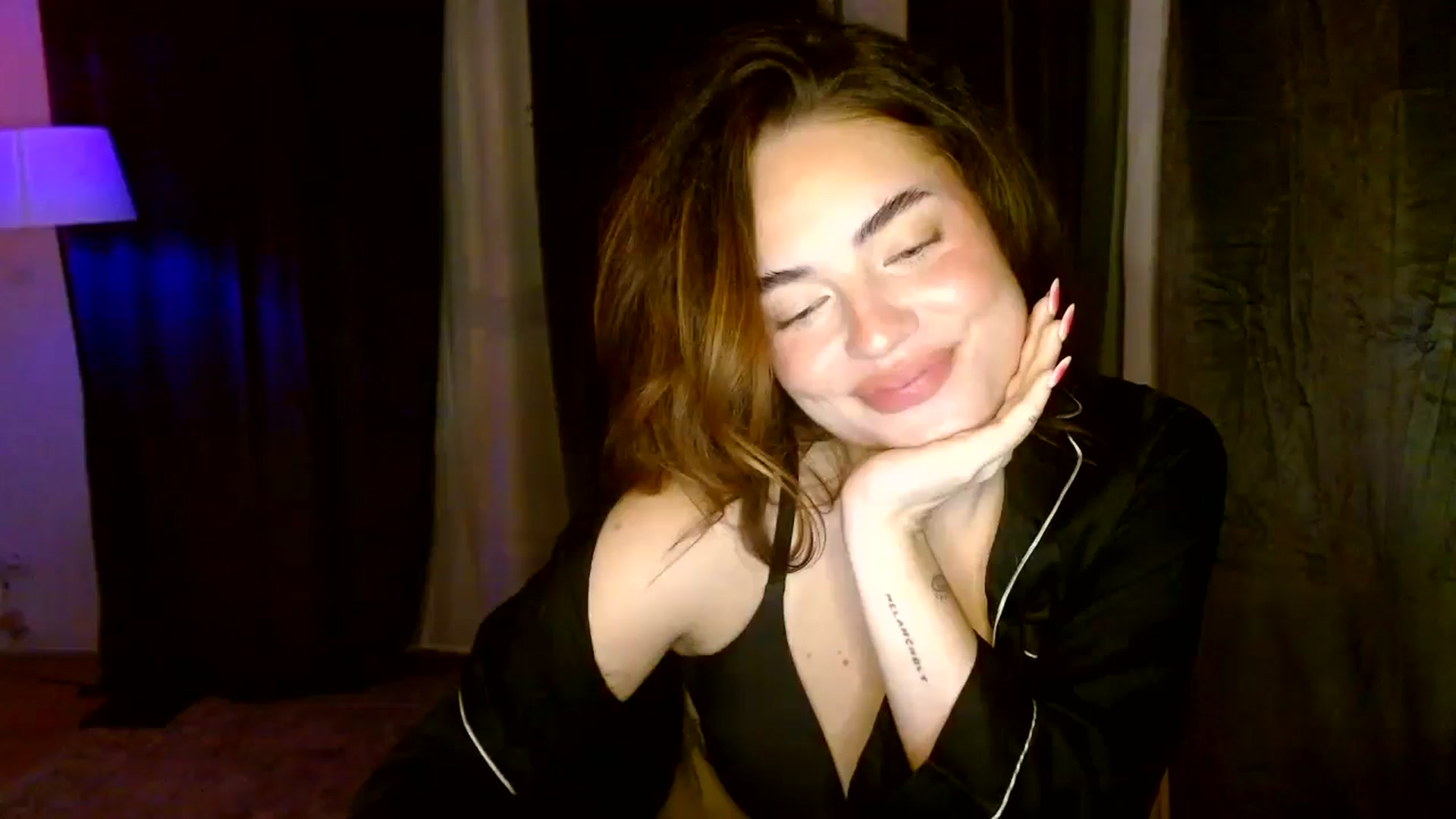 Gallery image thumbnail from Burlsquelena's myfreecams stream on, 08/07/2024, 22:33 image 7 of 20